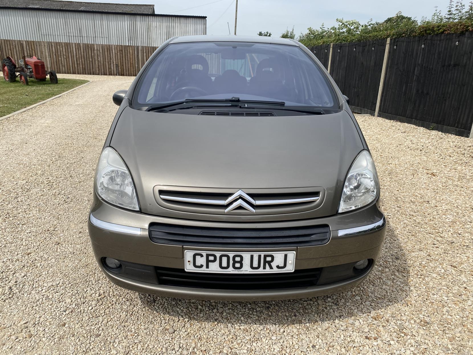Citroen Xsara Picasso 1.6i 16V Desire MPV 5dr Petrol Manual (172 g/km, 110 bhp)