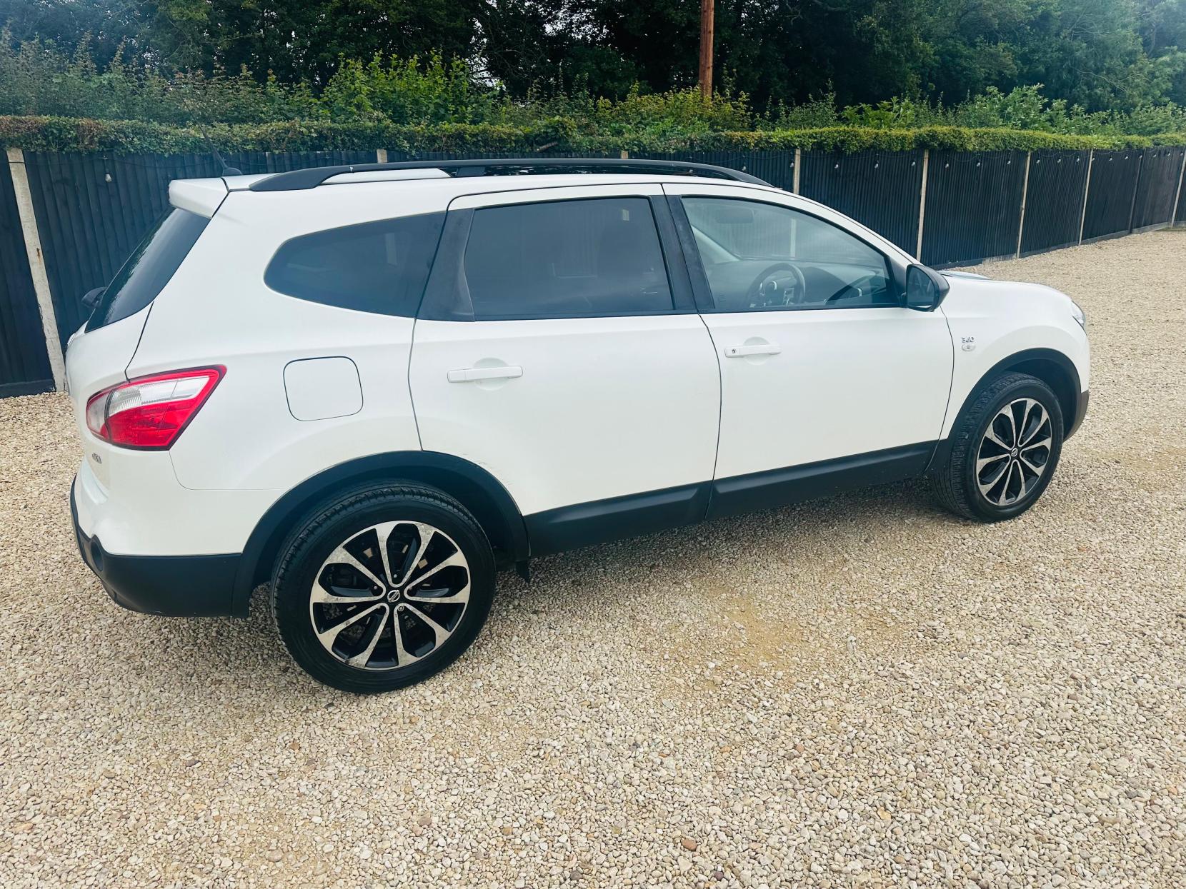 Nissan Qashqai+2 1.5 dCi 360 SUV 5dr Diesel Manual 2WD Euro 5 (110 ps)