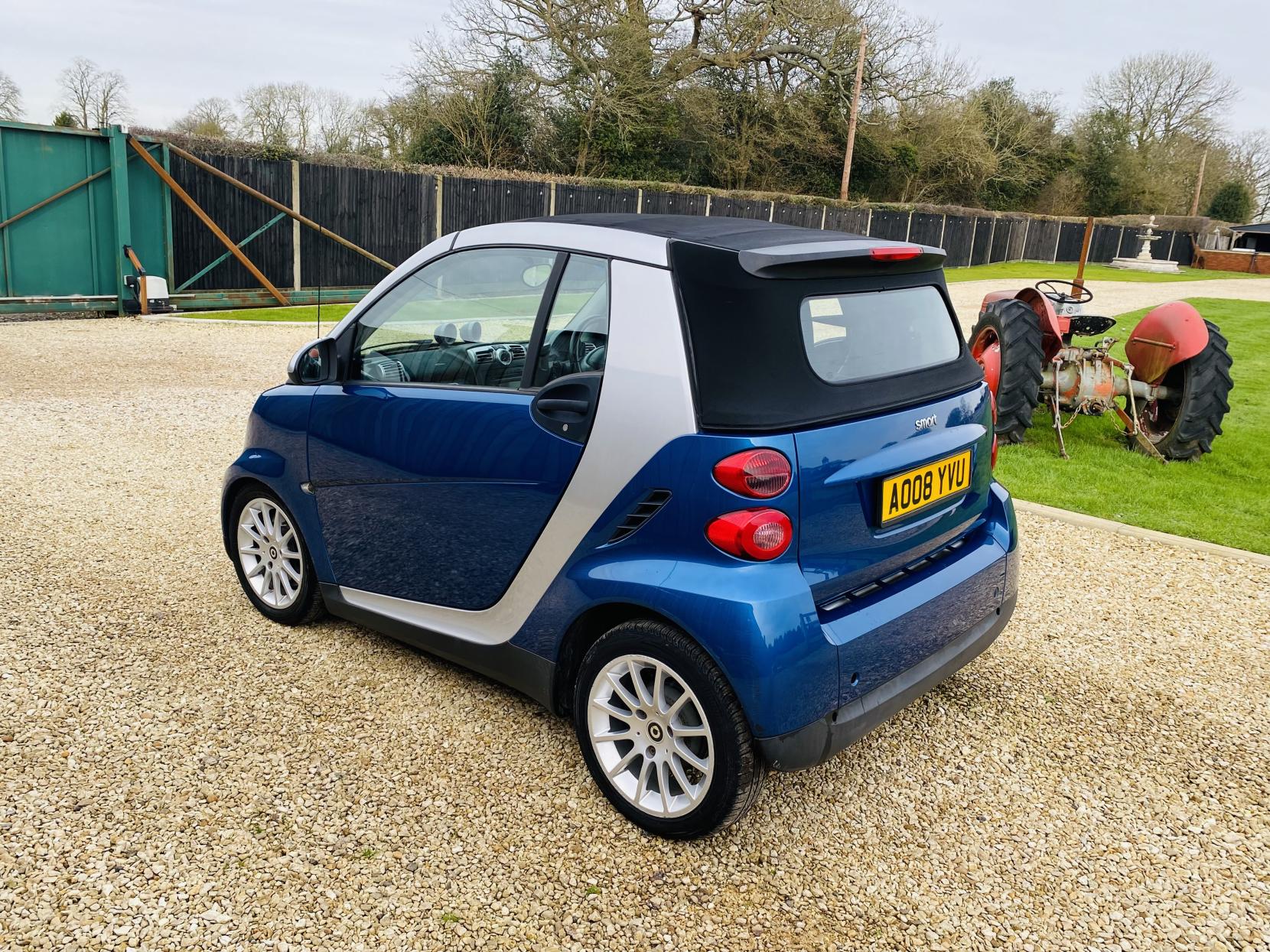 Smart fortwo 1.0 Passion Cabriolet 2dr Petrol Auto Euro 4 (71 bhp)