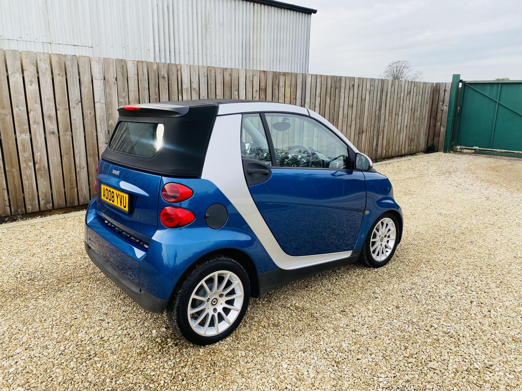 Smart fortwo 1.0 Passion Cabriolet 2dr Petrol Auto Euro 4 (71 bhp)