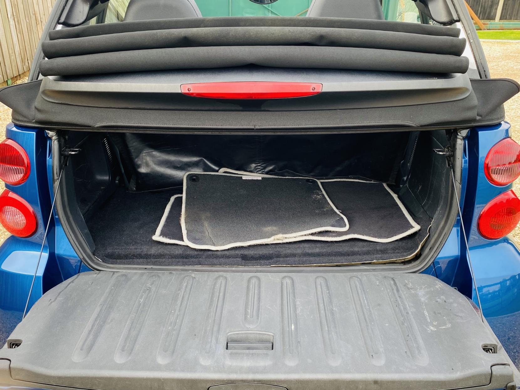 Smart fortwo 1.0 Passion Cabriolet 2dr Petrol Auto Euro 4 (71 bhp)