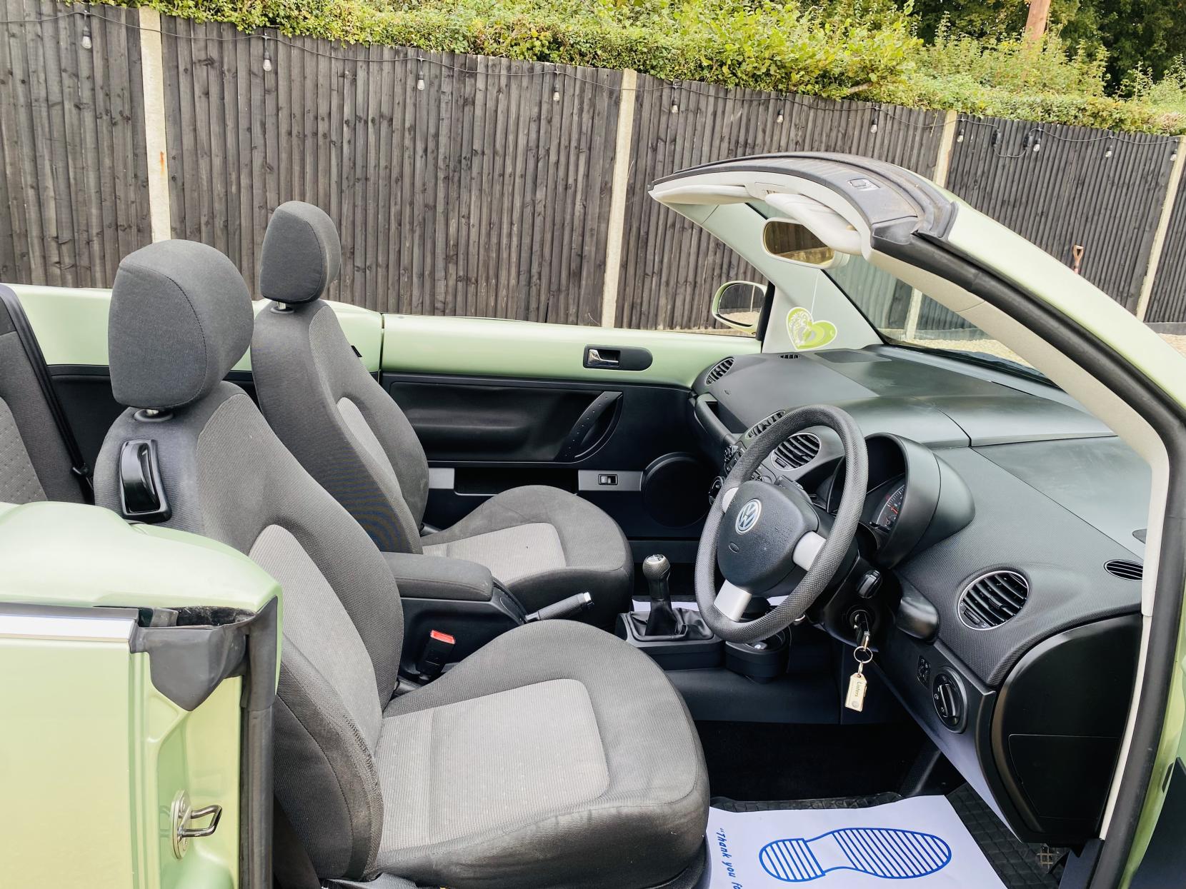 Volkswagen Beetle 1.4 16V Luna Cabriolet 2dr Petrol Manual Euro 4 (75 ps)