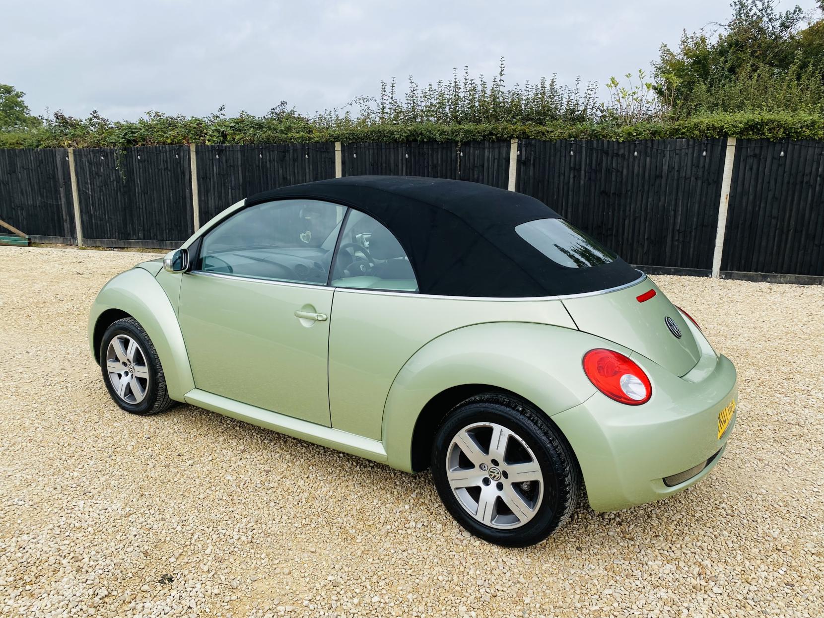 Volkswagen Beetle 1.4 16V Luna Cabriolet 2dr Petrol Manual Euro 4 (75 ps)