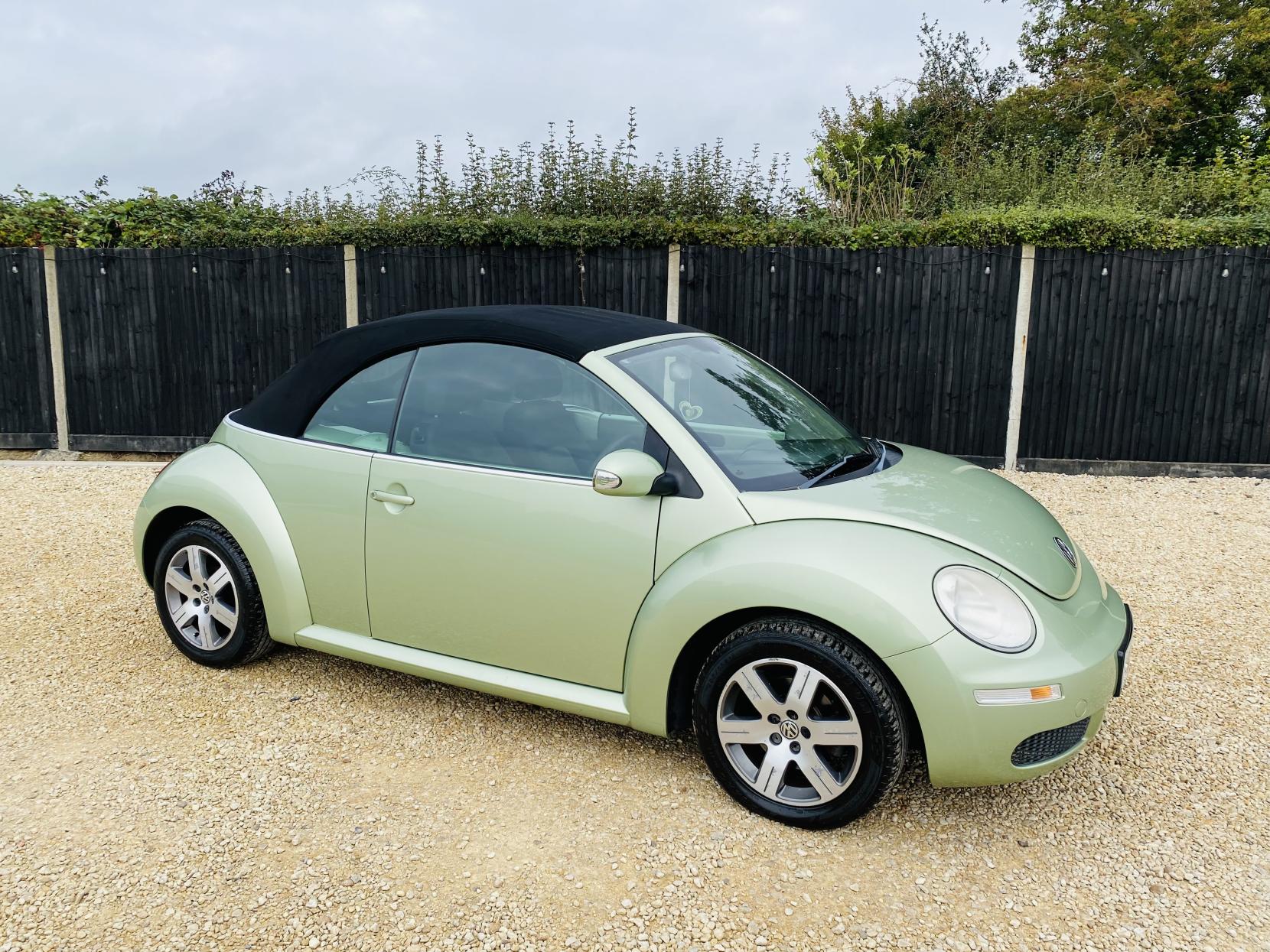 Volkswagen Beetle 1.4 16V Luna Cabriolet 2dr Petrol Manual Euro 4 (75 ps)
