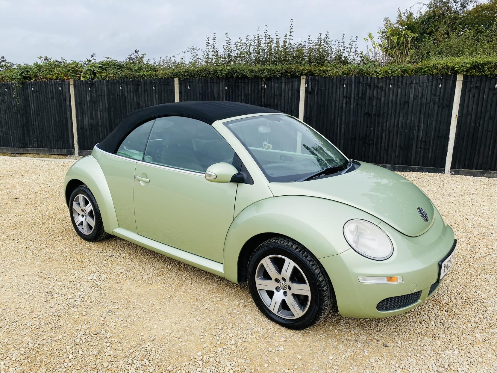 Volkswagen Beetle 1.4 16V Luna Cabriolet 2dr Petrol Manual Euro 4 (75 ps)