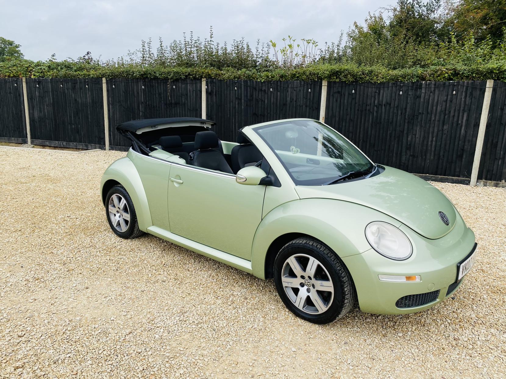 Volkswagen Beetle 1.4 16V Luna Cabriolet 2dr Petrol Manual Euro 4 (75 ps)