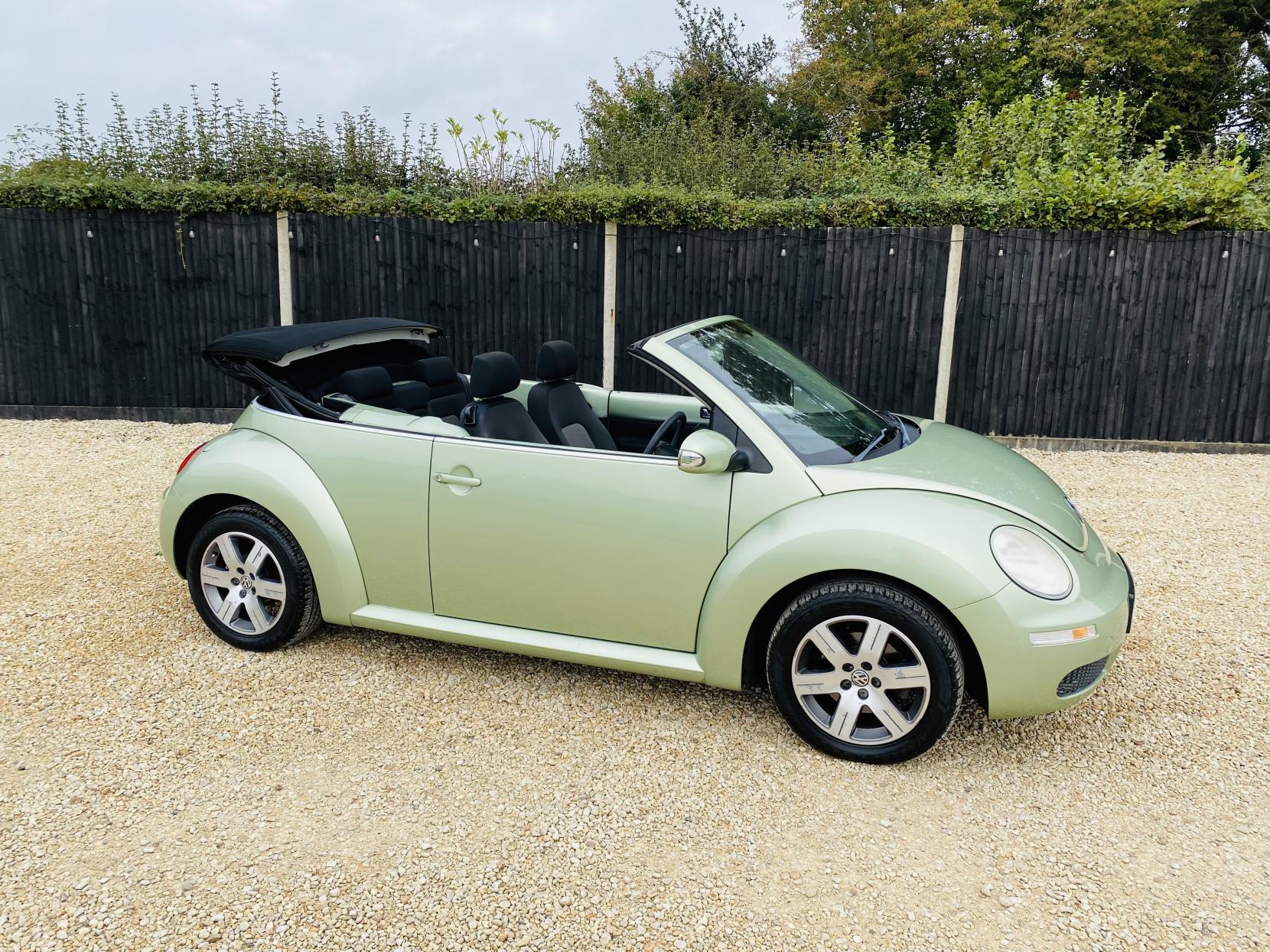 Volkswagen Beetle 1.4 16V Luna Cabriolet 2dr Petrol Manual Euro 4 (75 ps)