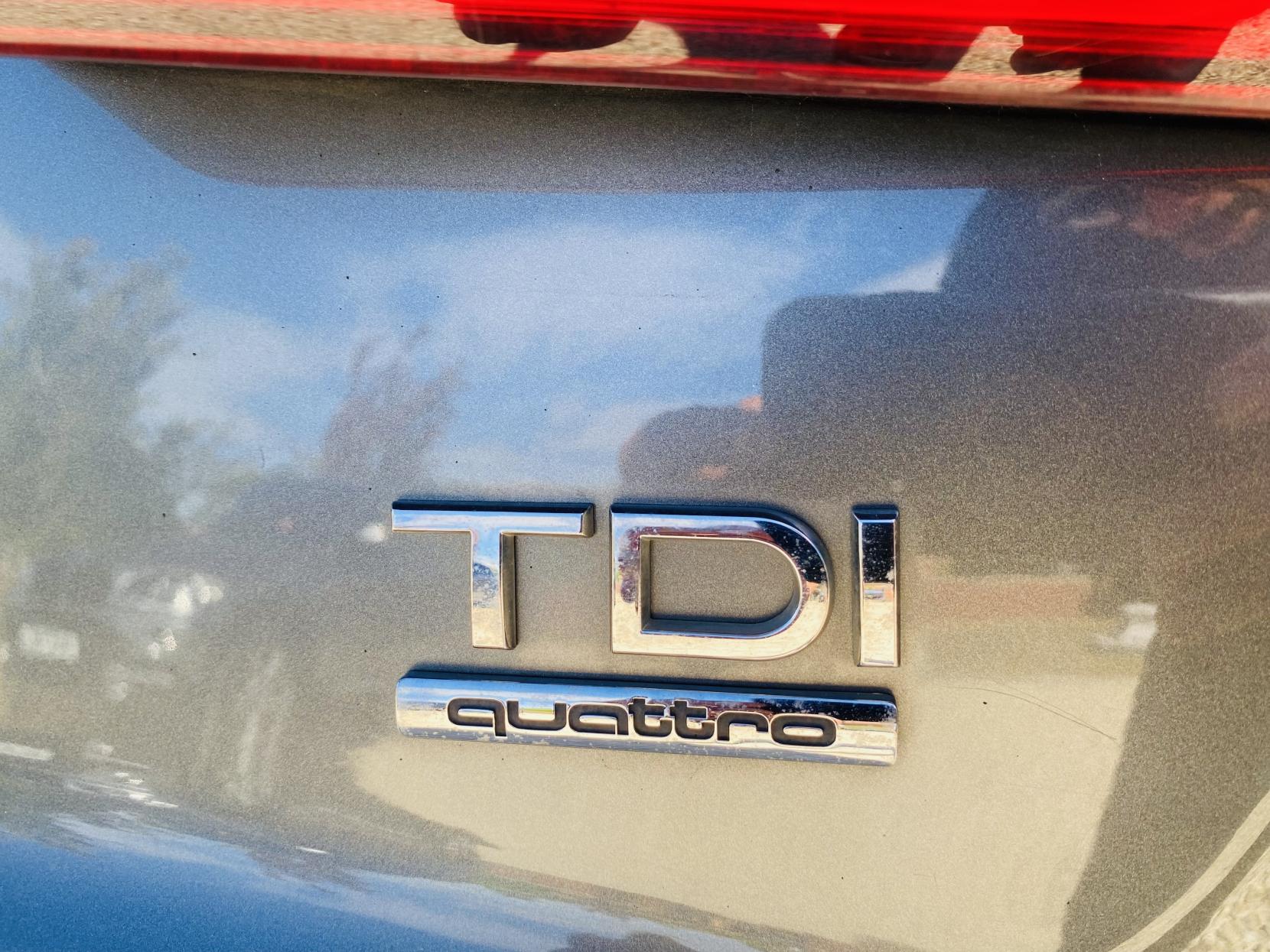 Audi Q3 2.0 TDI S line SUV 5dr Diesel S Tronic quattro Euro 5 (s/s) (177 ps)