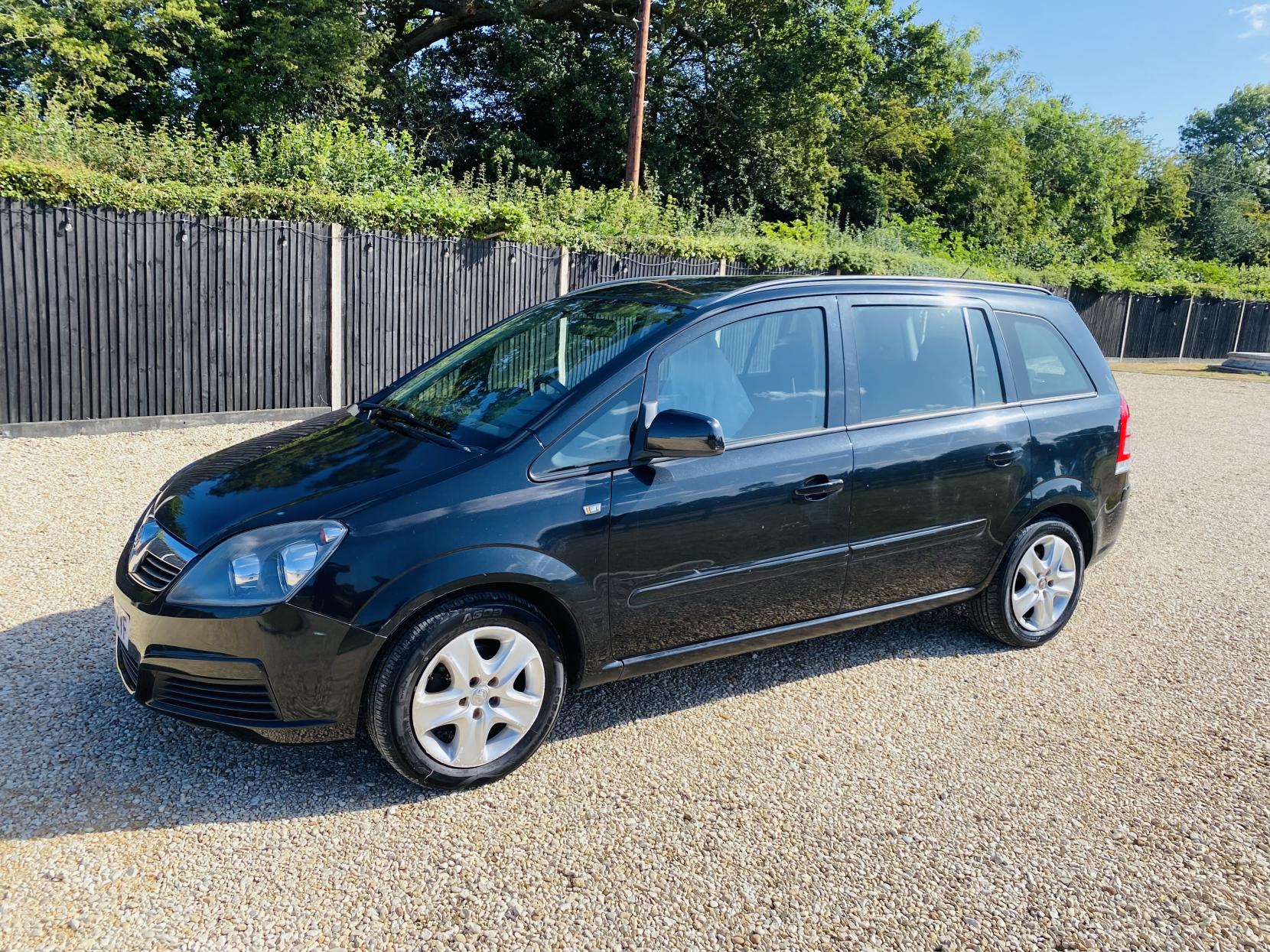 Vauxhall Zafira 1.6 16V Exclusiv MPV 5dr Petrol Manual Euro 5 (115 ps)