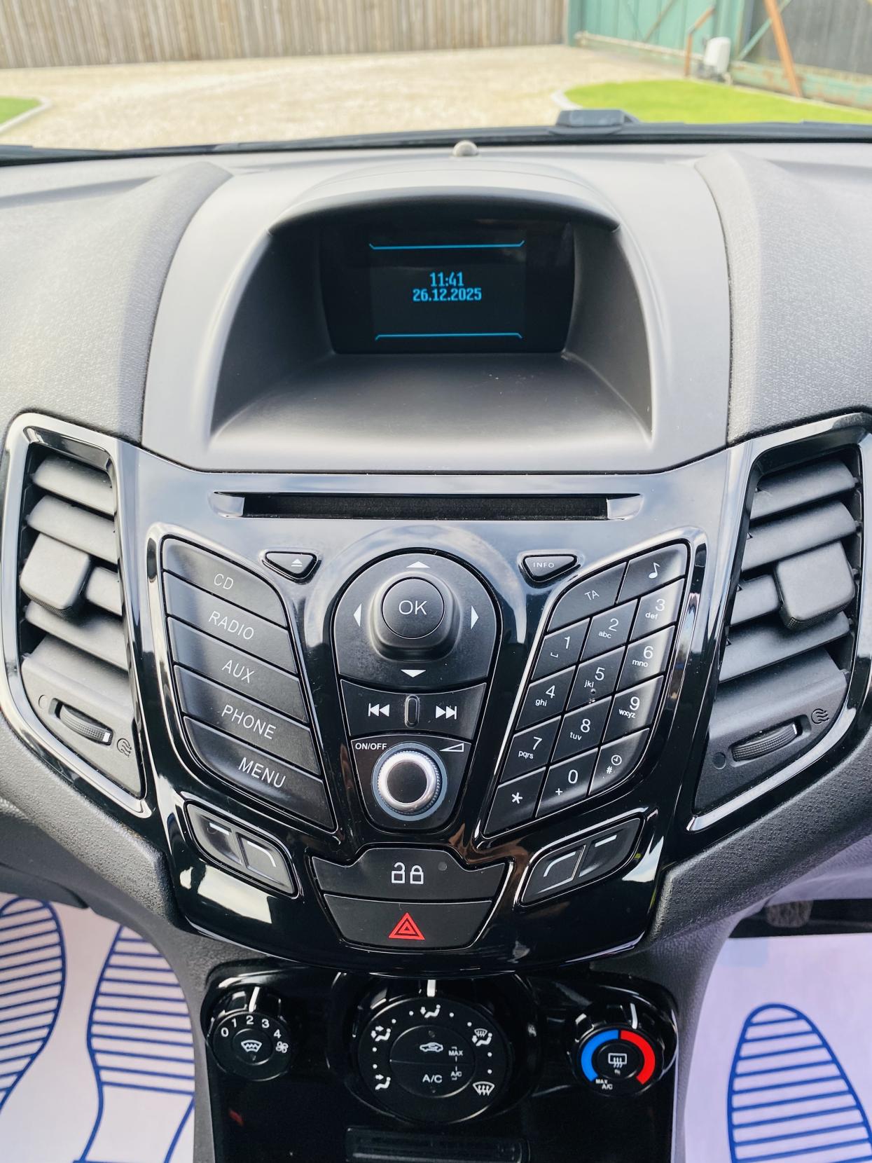 Ford Fiesta 1.25 Zetec Hatchback 5dr Petrol Manual Euro 5 (82 ps)