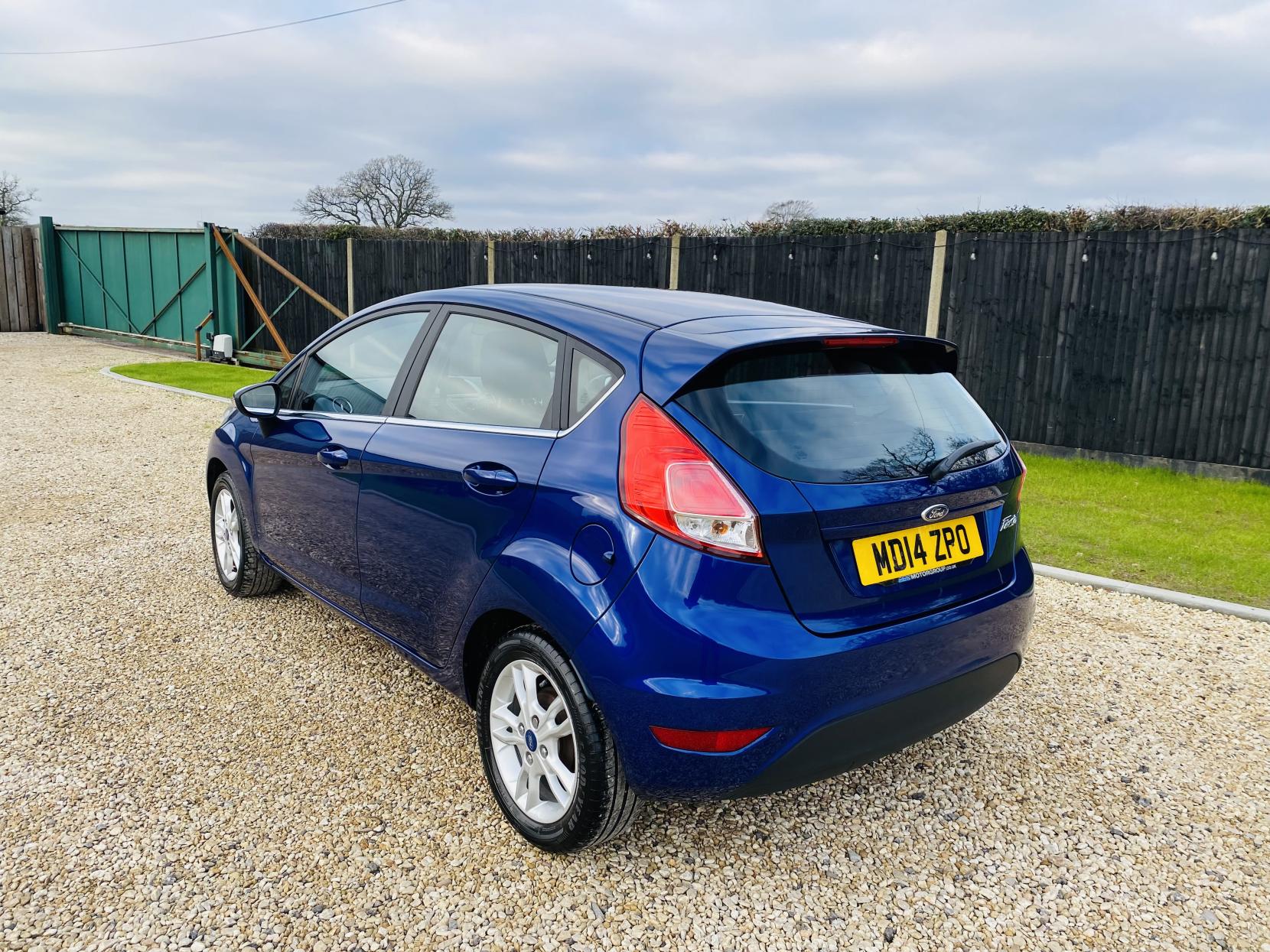Ford Fiesta 1.25 Zetec Hatchback 5dr Petrol Manual Euro 5 (82 ps)