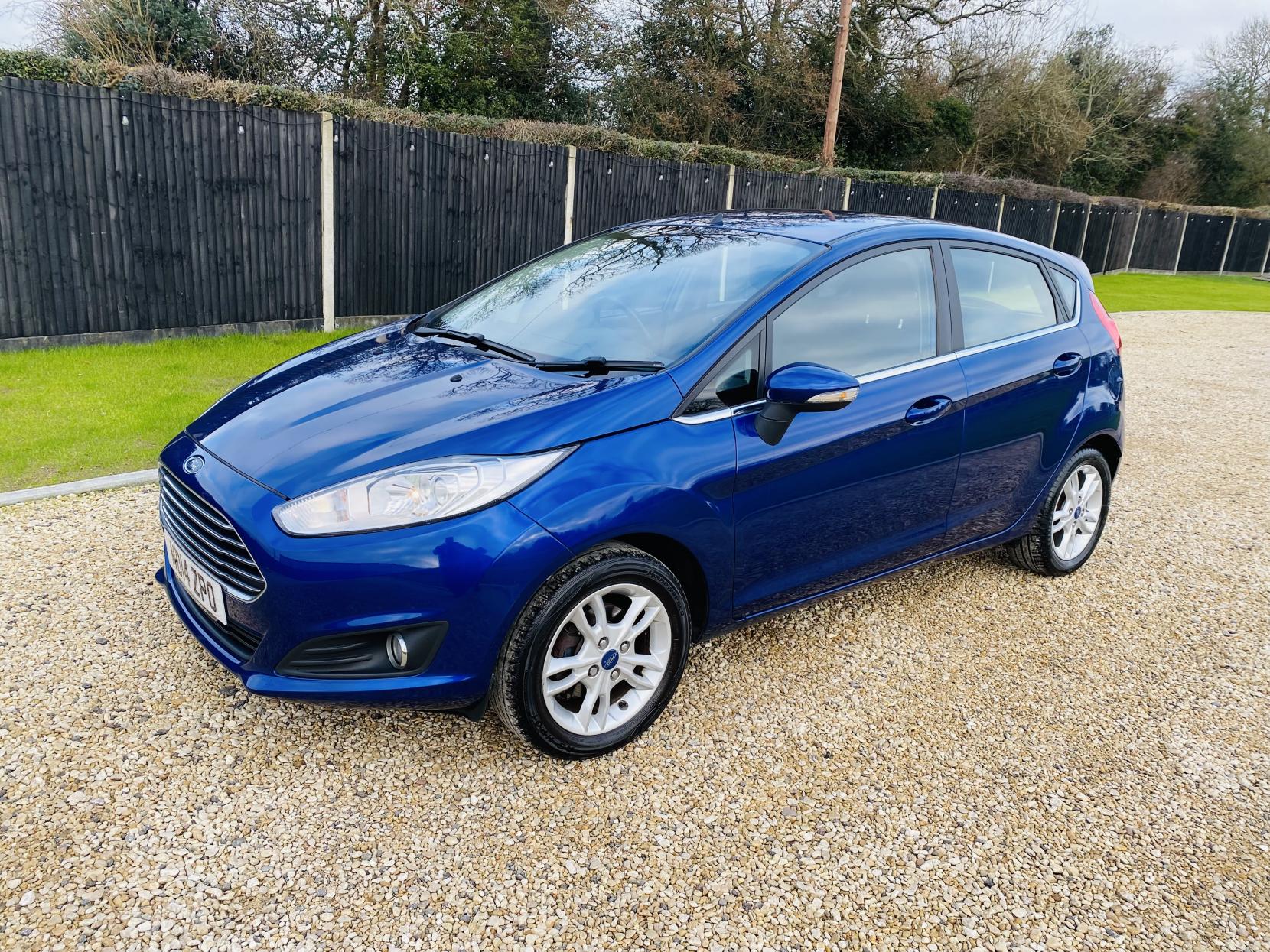 Ford Fiesta 1.25 Zetec Hatchback 5dr Petrol Manual Euro 5 (82 ps)