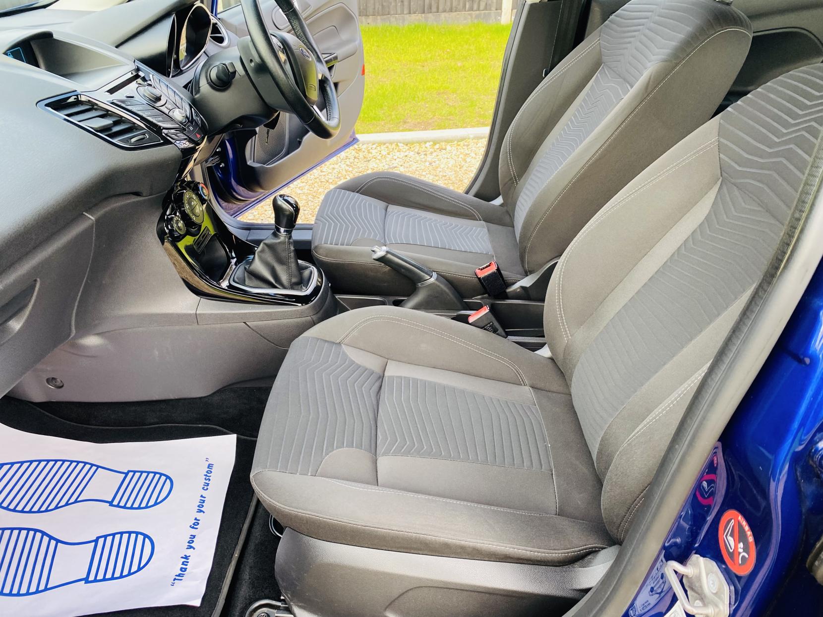 Ford Fiesta 1.25 Zetec Hatchback 5dr Petrol Manual Euro 5 (82 ps)