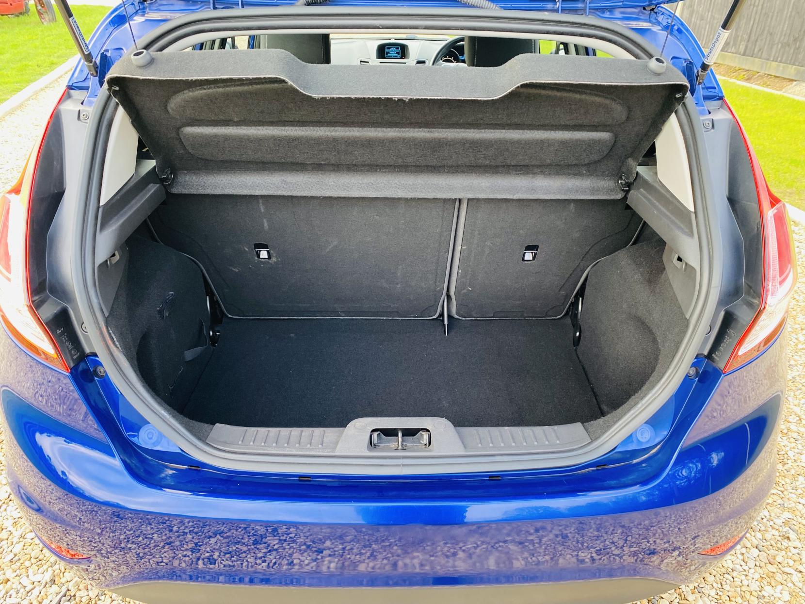 Ford Fiesta 1.25 Zetec Hatchback 5dr Petrol Manual Euro 5 (82 ps)