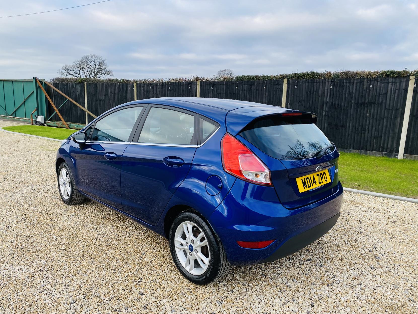 Ford Fiesta 1.25 Zetec Hatchback 5dr Petrol Manual Euro 5 (82 ps)