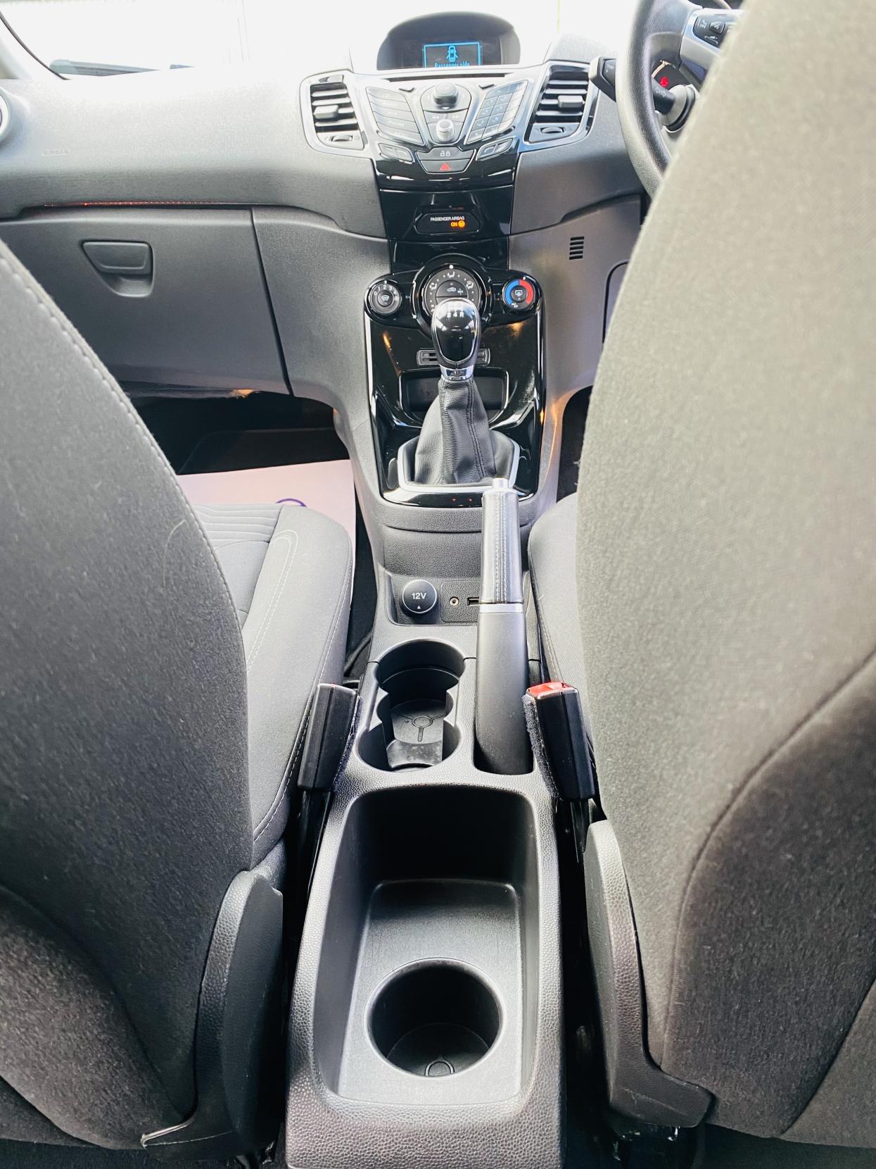 Ford Fiesta 1.25 Zetec Hatchback 5dr Petrol Manual Euro 5 (82 ps)