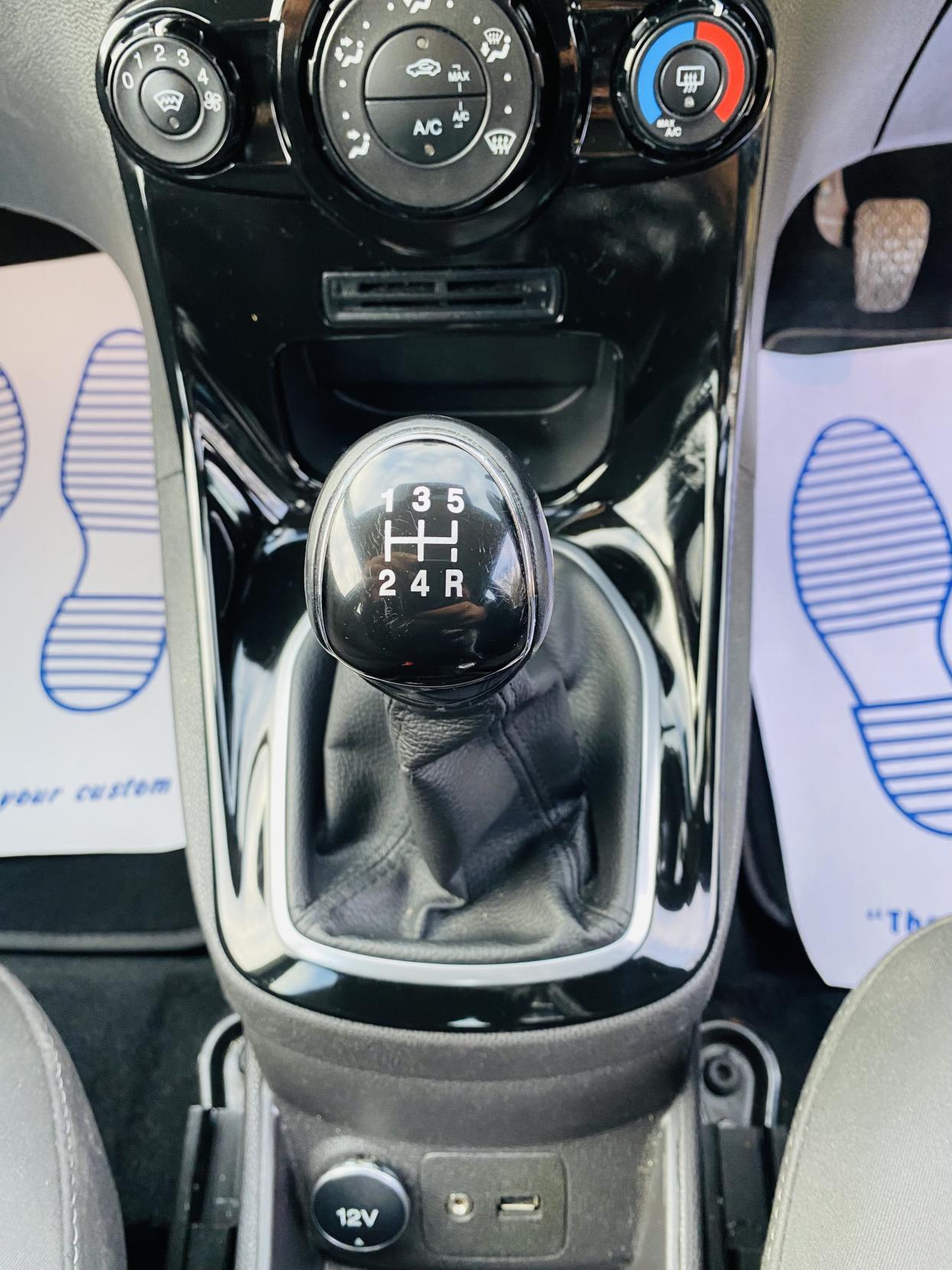 Ford Fiesta 1.25 Zetec Hatchback 5dr Petrol Manual Euro 5 (82 ps)