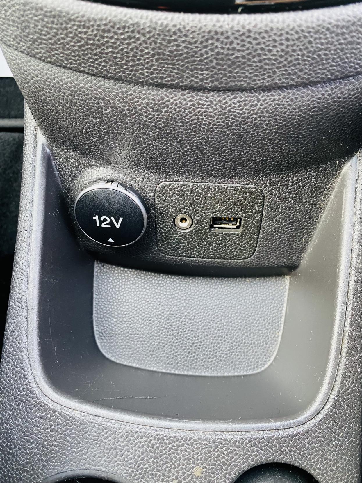 Ford Fiesta 1.25 Zetec Hatchback 5dr Petrol Manual Euro 5 (82 ps)