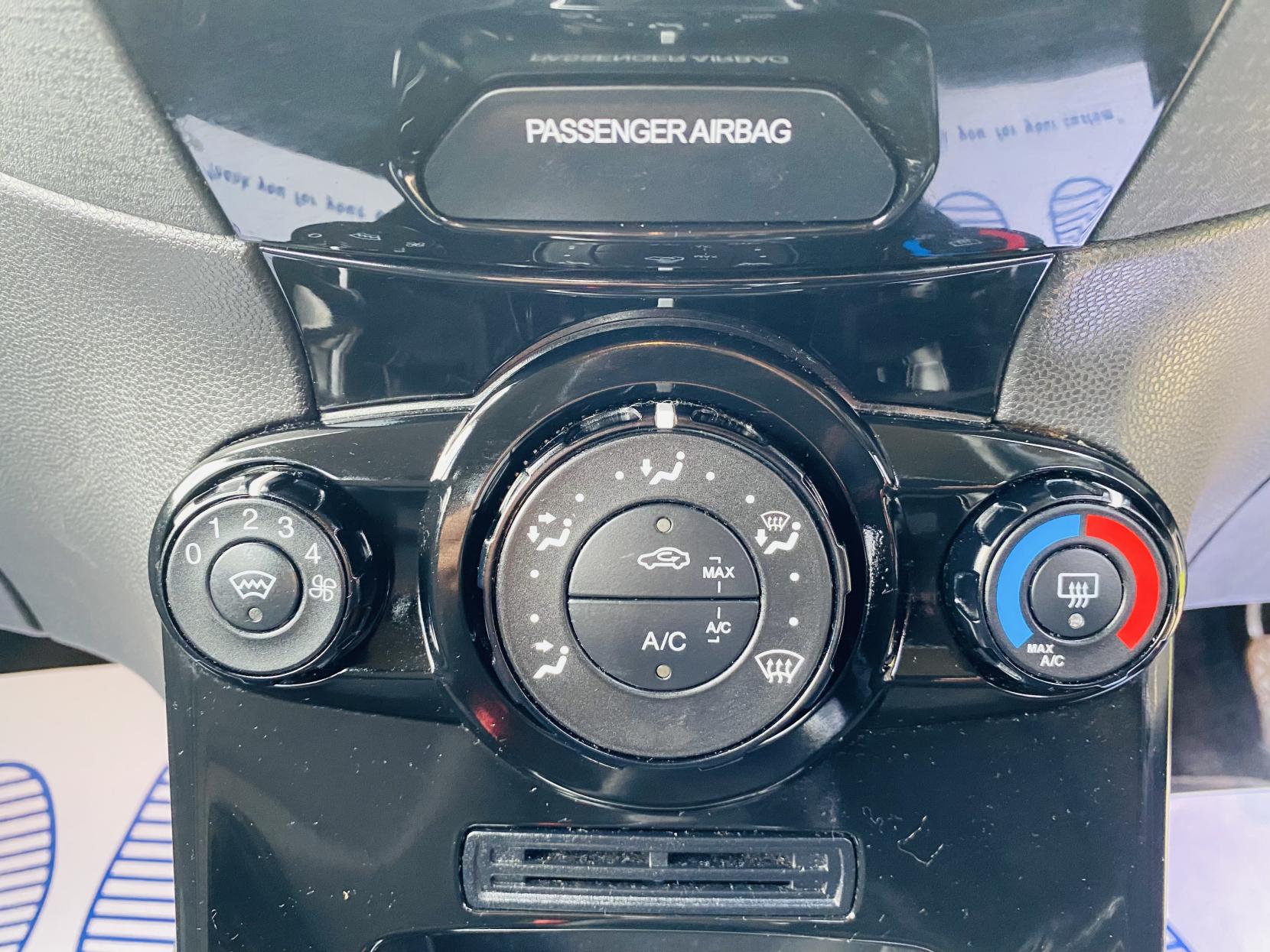 Ford Fiesta 1.25 Zetec Hatchback 5dr Petrol Manual Euro 5 (82 ps)