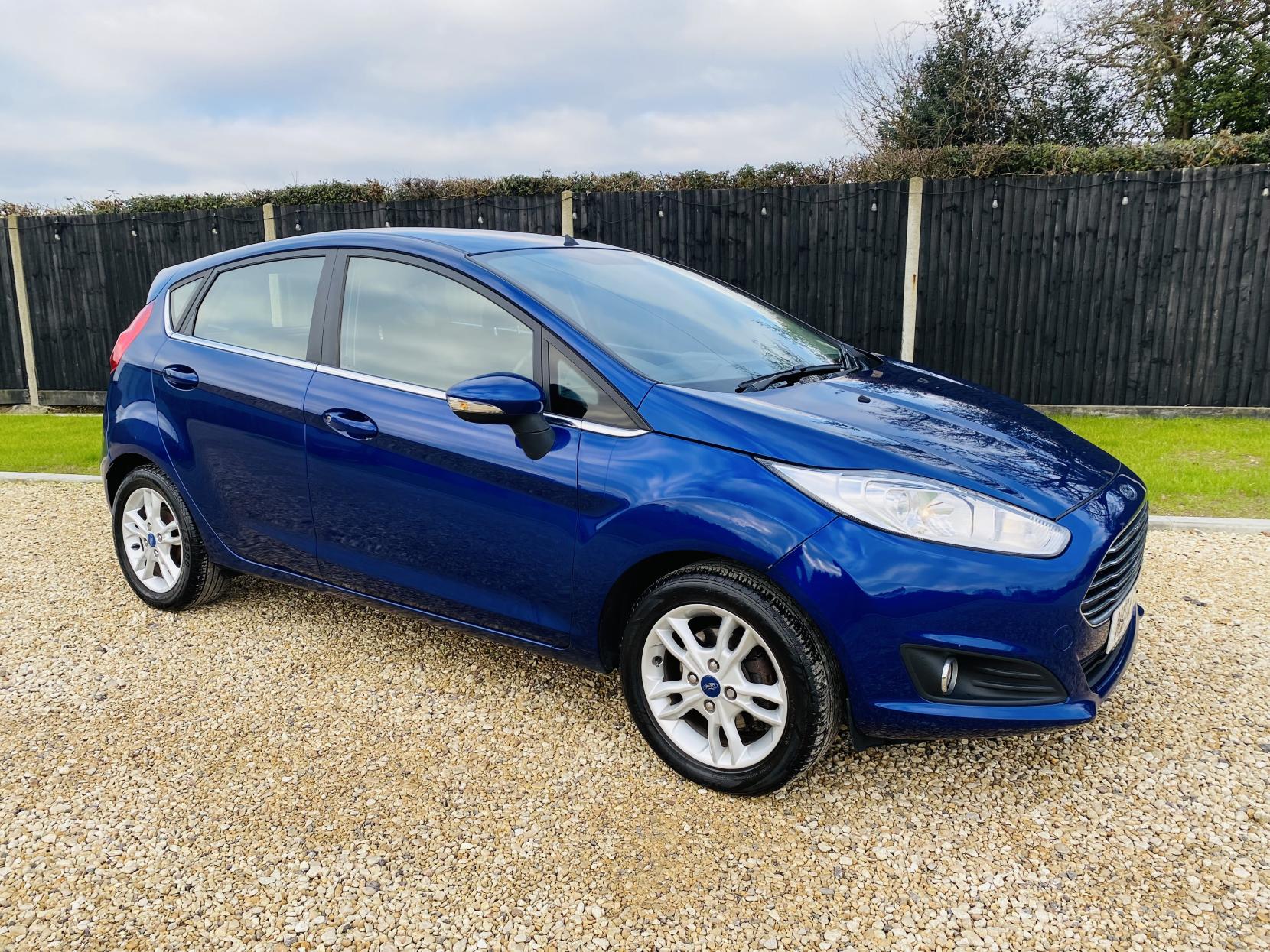 Ford Fiesta 1.25 Zetec Hatchback 5dr Petrol Manual Euro 5 (82 ps)