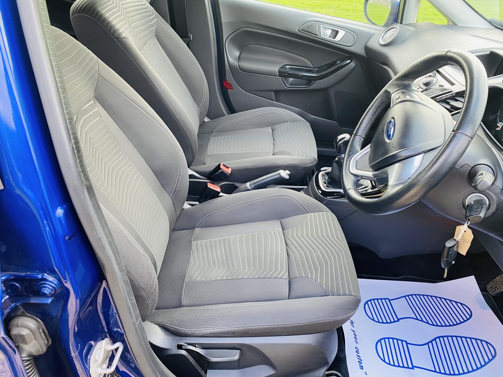 Ford Fiesta 1.25 Zetec Hatchback 5dr Petrol Manual Euro 5 (82 ps)