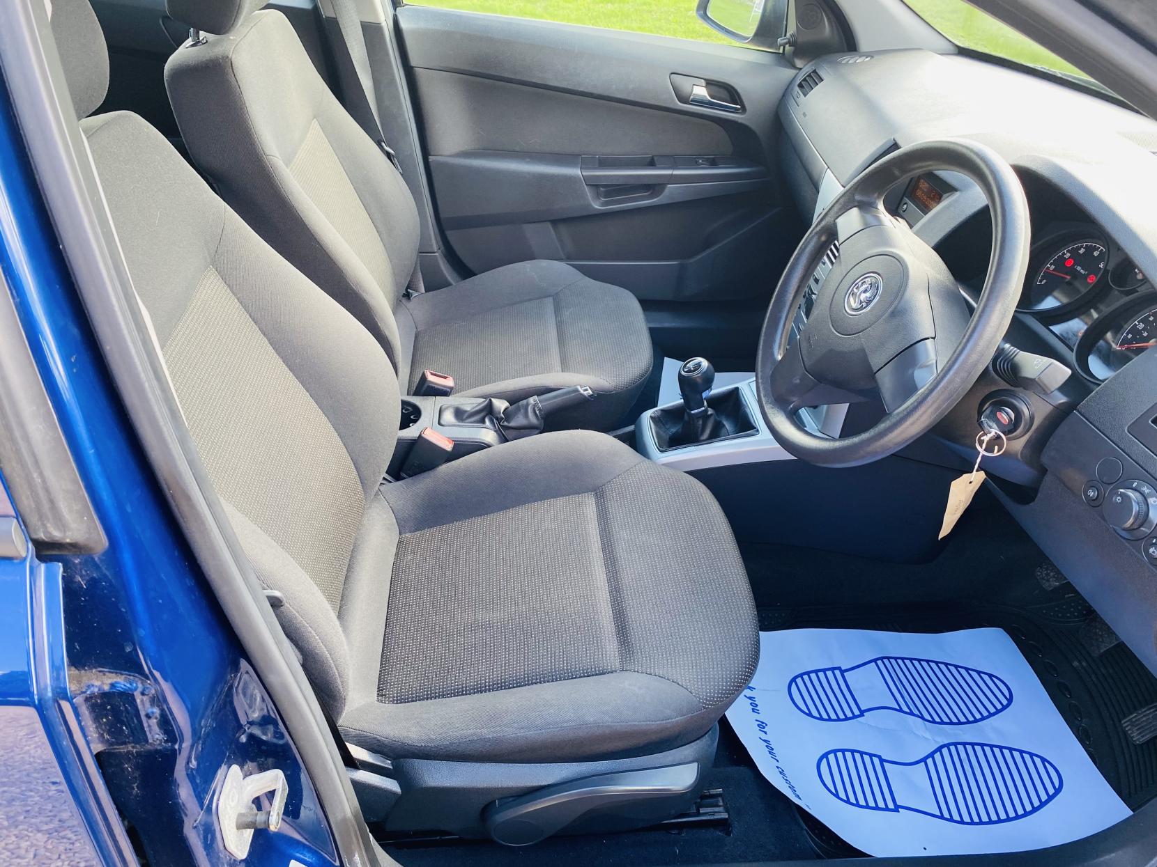 Vauxhall Astra 1.6i 16v Life Hatchback 5dr Petrol Manual (155 g/km, 113 bhp)