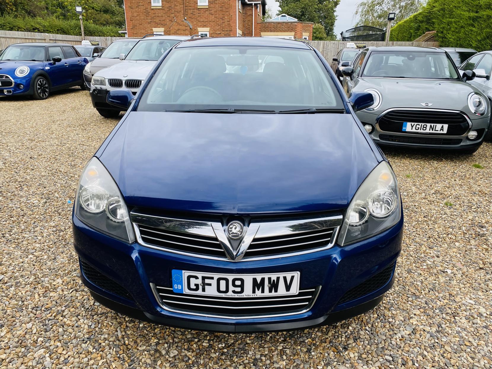 Vauxhall Astra 1.6i 16v Life Hatchback 5dr Petrol Manual (155 g/km, 113 bhp)