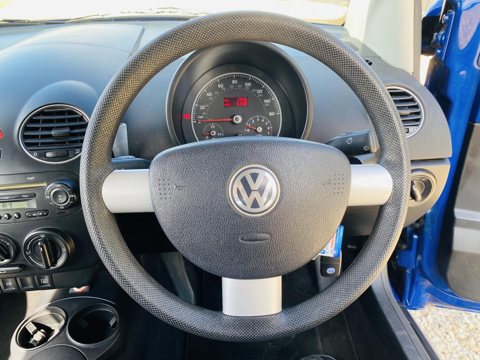 Volkswagen Beetle 1.6 Cabriolet 2dr Petrol Manual Euro 4 (102 ps)