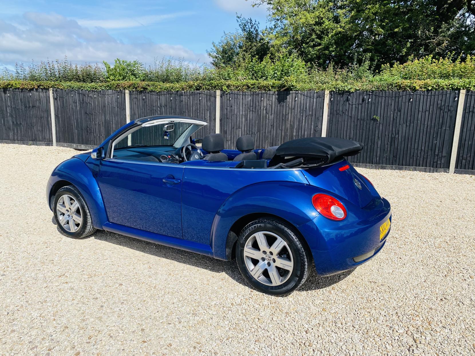 Volkswagen Beetle 1.6 Cabriolet 2dr Petrol Manual Euro 4 (102 ps)