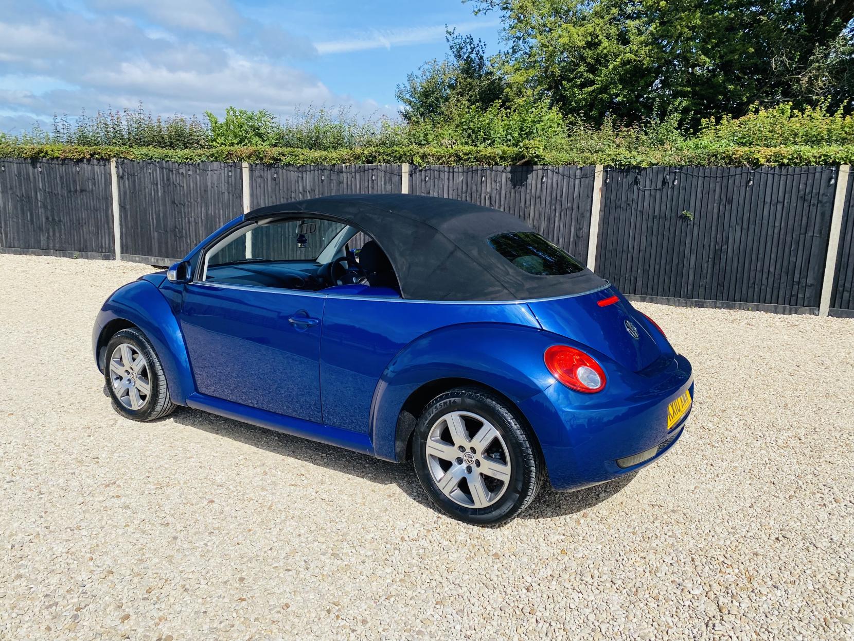 Volkswagen Beetle 1.6 Cabriolet 2dr Petrol Manual Euro 4 (102 ps)