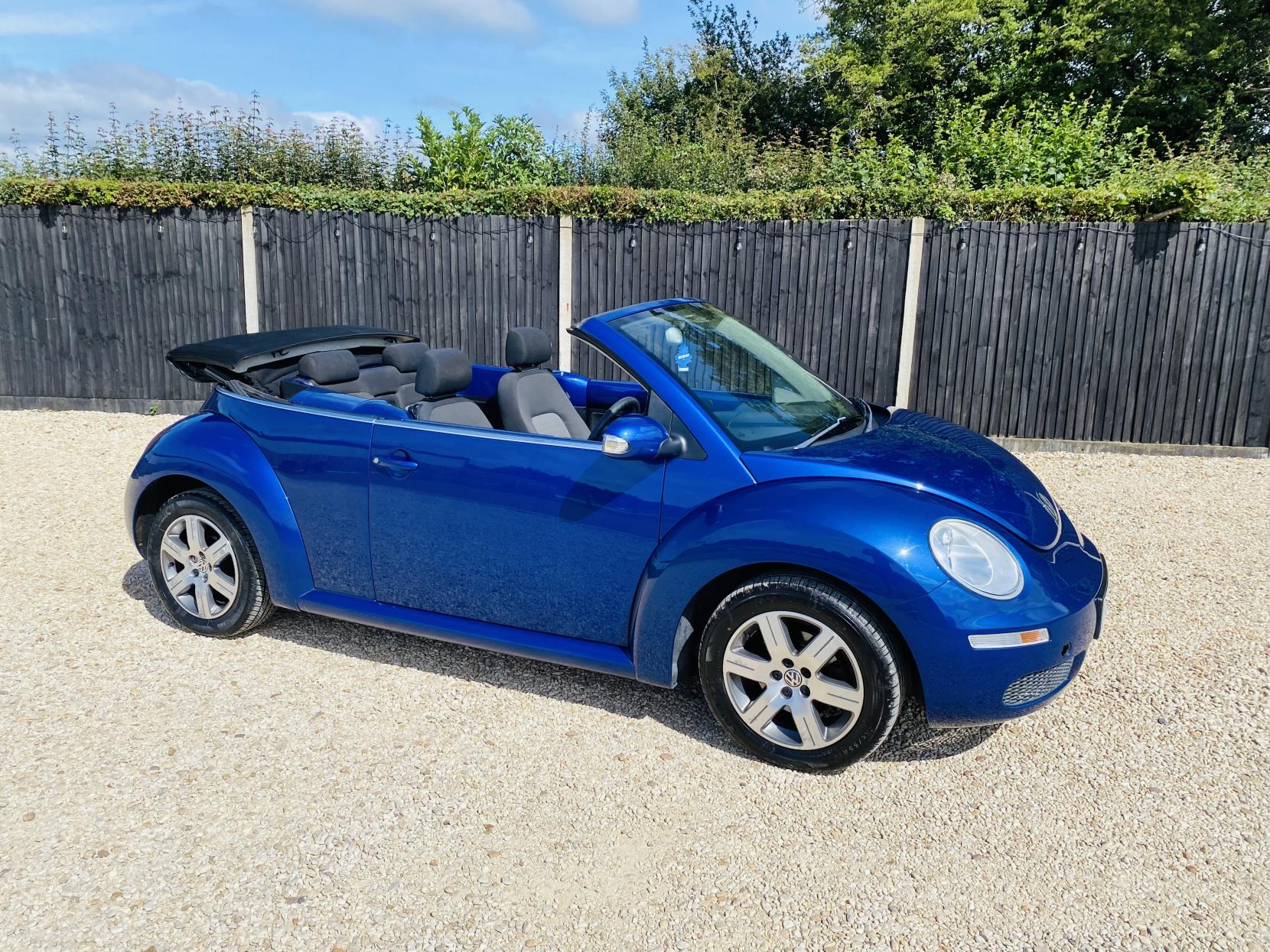 Volkswagen Beetle 1.6 Cabriolet 2dr Petrol Manual Euro 4 (102 ps)