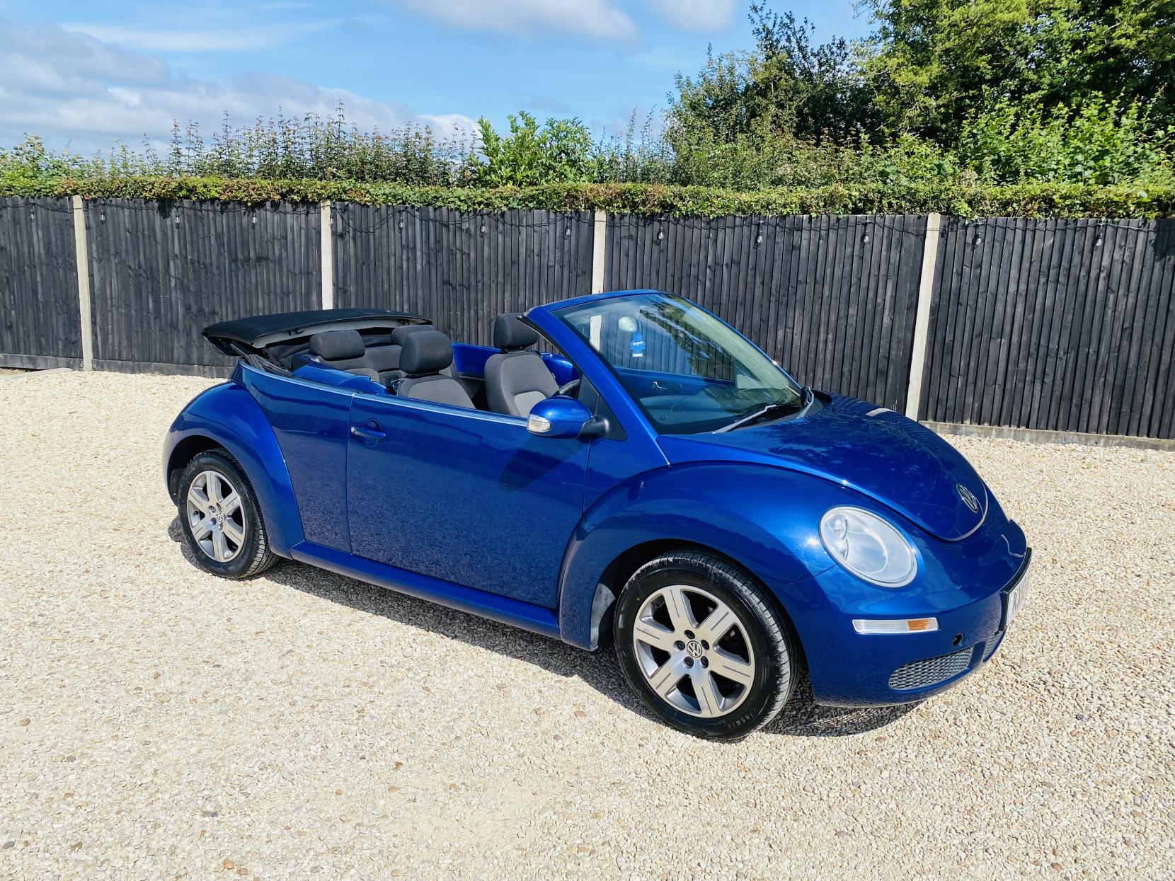 Volkswagen Beetle 1.6 Cabriolet 2dr Petrol Manual Euro 4 (102 ps)