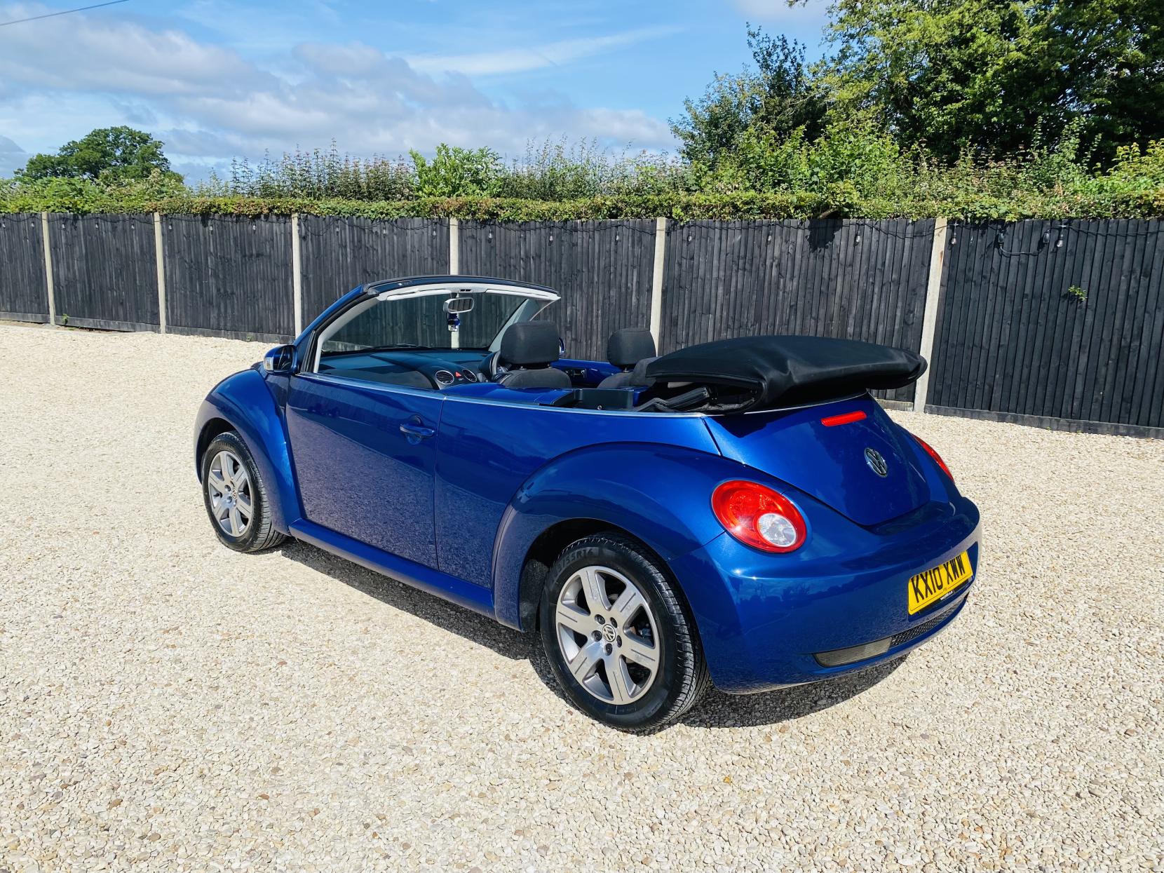 Volkswagen Beetle 1.6 Cabriolet 2dr Petrol Manual Euro 4 (102 ps)