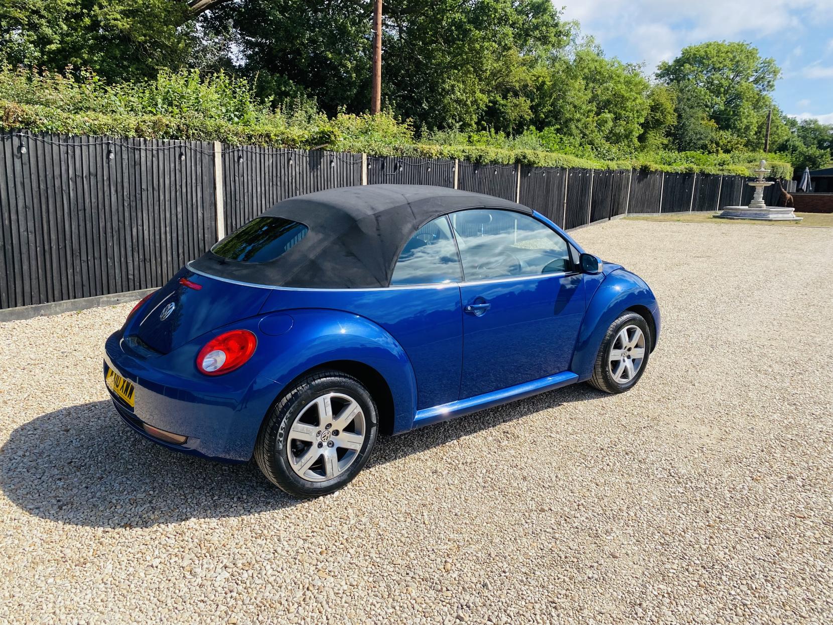 Volkswagen Beetle 1.6 Cabriolet 2dr Petrol Manual Euro 4 (102 ps)