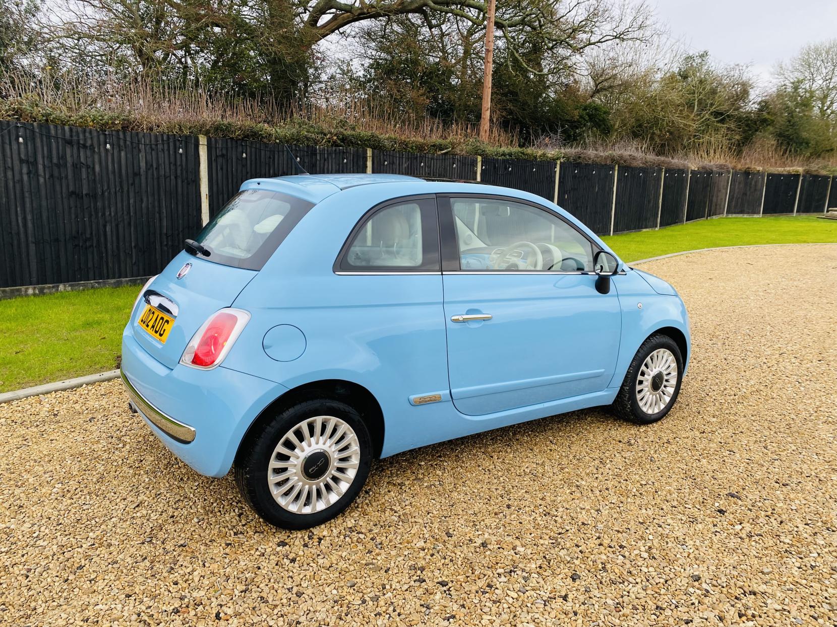 Fiat 500 1.2 Lounge Hatchback 3dr Petrol Dualogic Euro 4 (69 bhp)