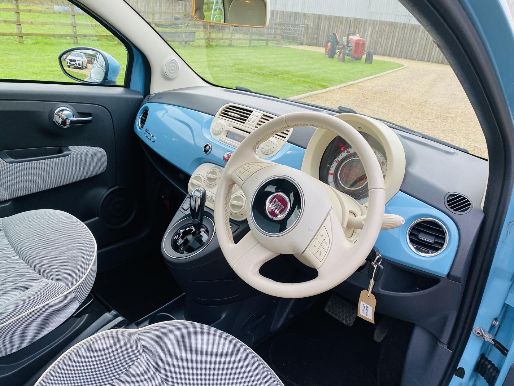 Fiat 500 1.2 Lounge Hatchback 3dr Petrol Dualogic Euro 4 (69 bhp)