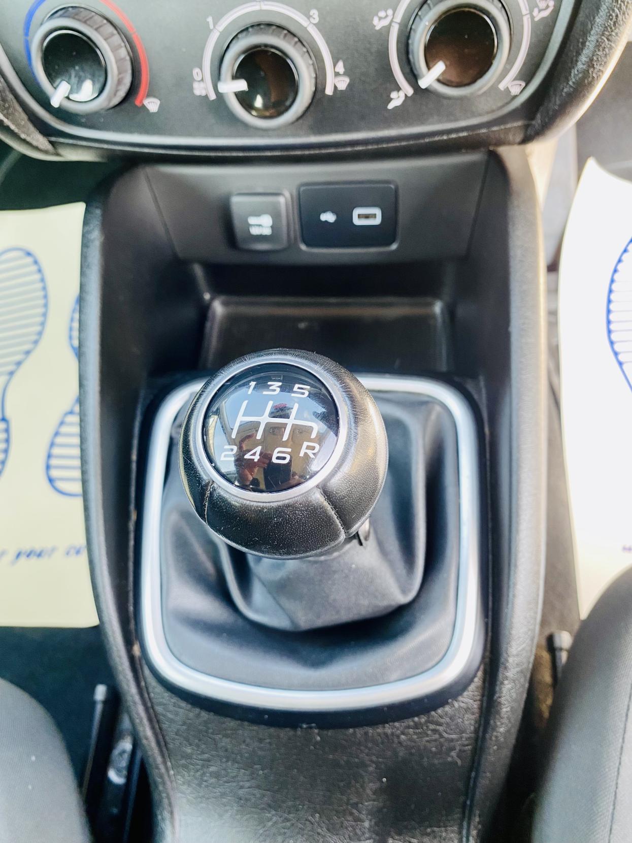 2019 Fiat Tipo thumbnail 18