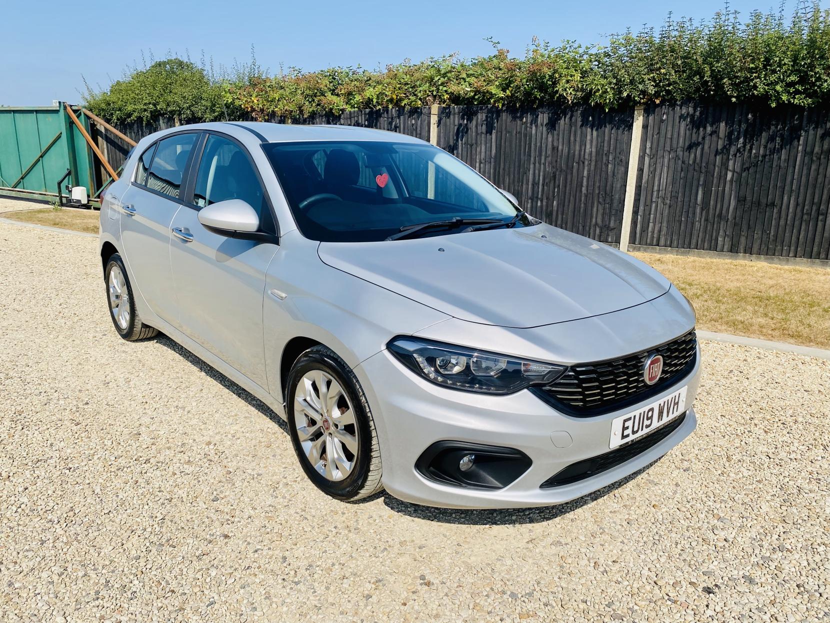 2019 Fiat Tipo thumbnail 2