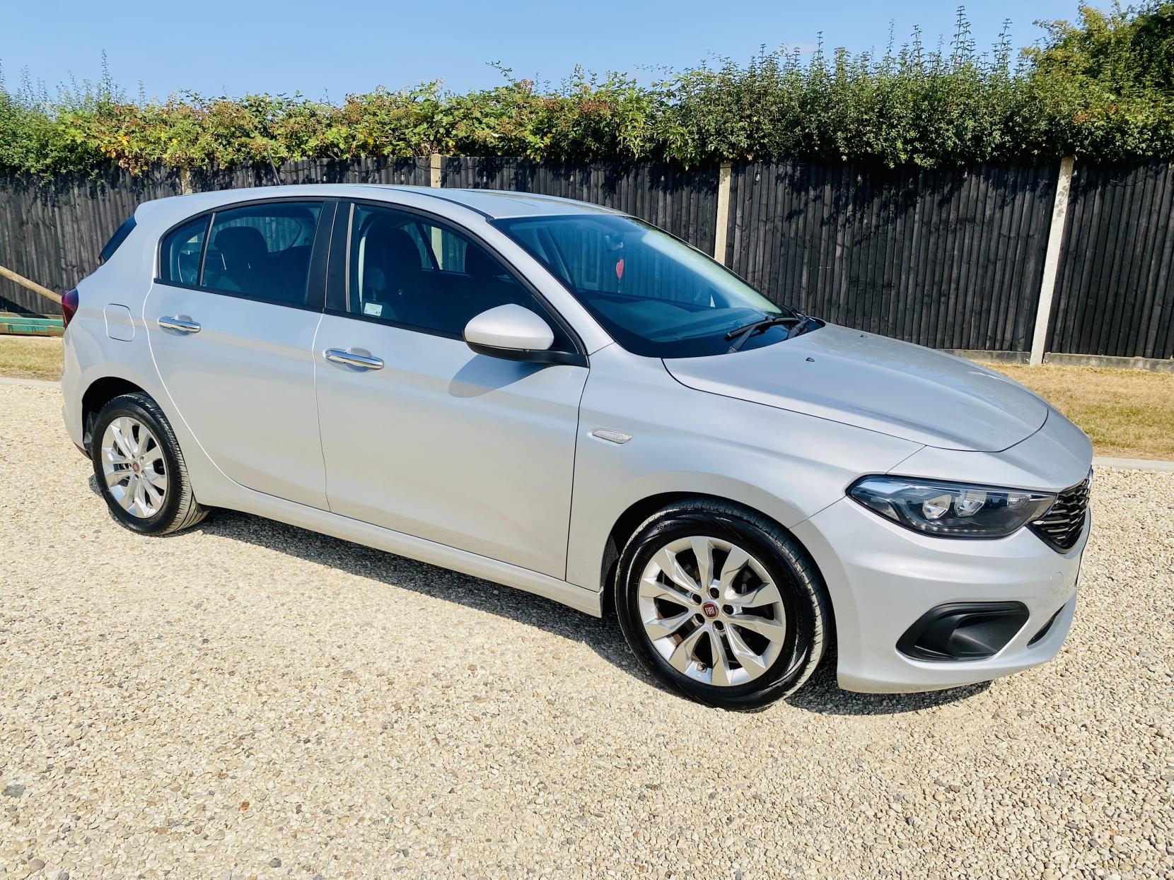 2019 Fiat Tipo thumbnail 3