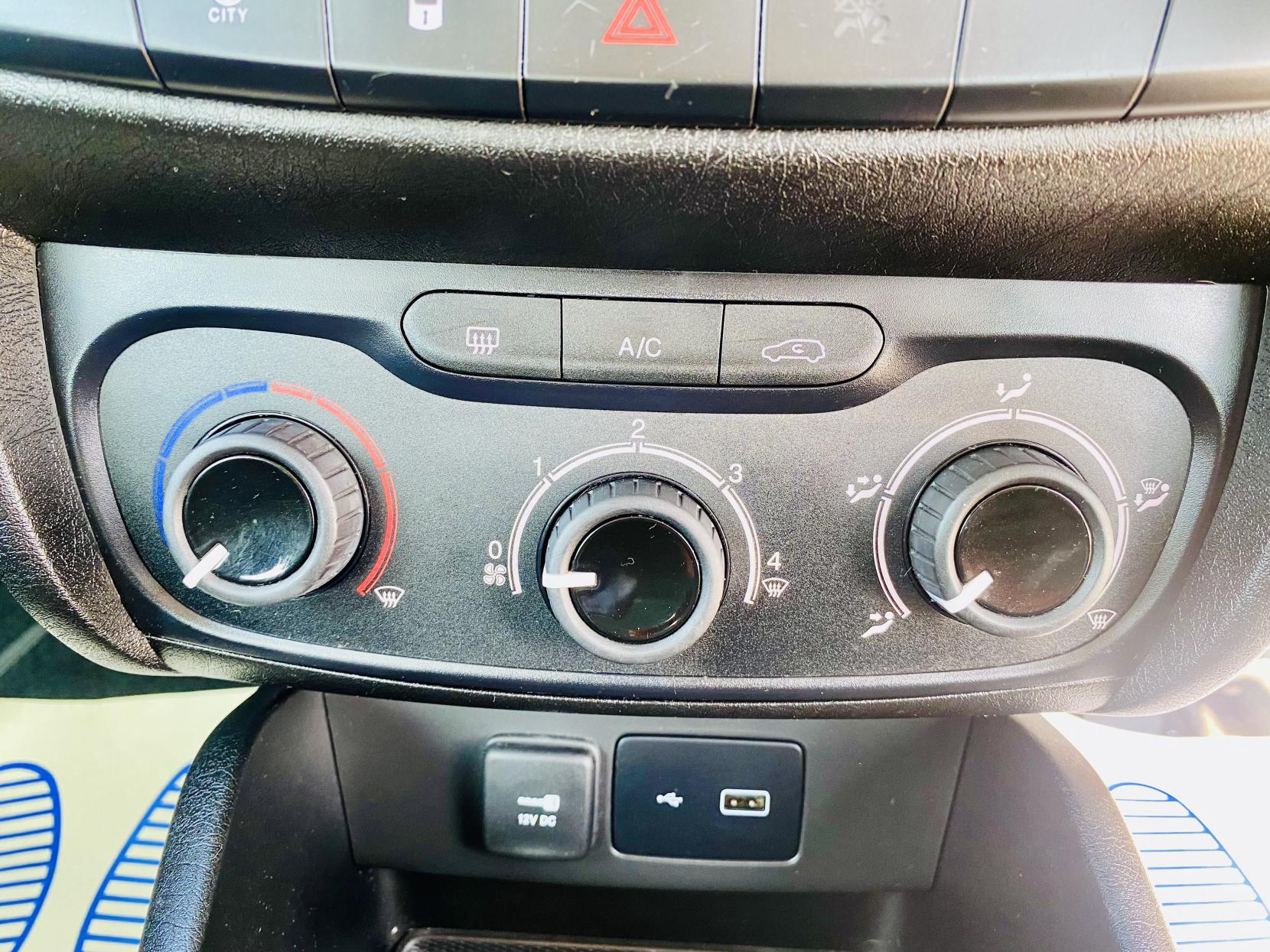 2019 Fiat Tipo thumbnail 19