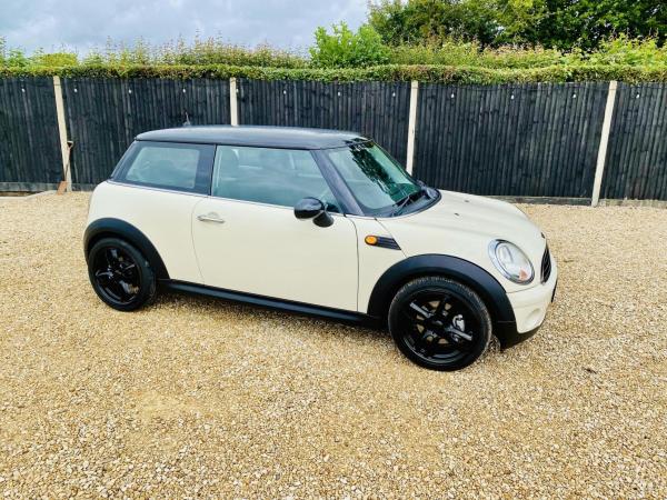 MINI Hatch 1.4 One Hatchback 3dr Petrol Steptronic Euro 4 (95 ps)