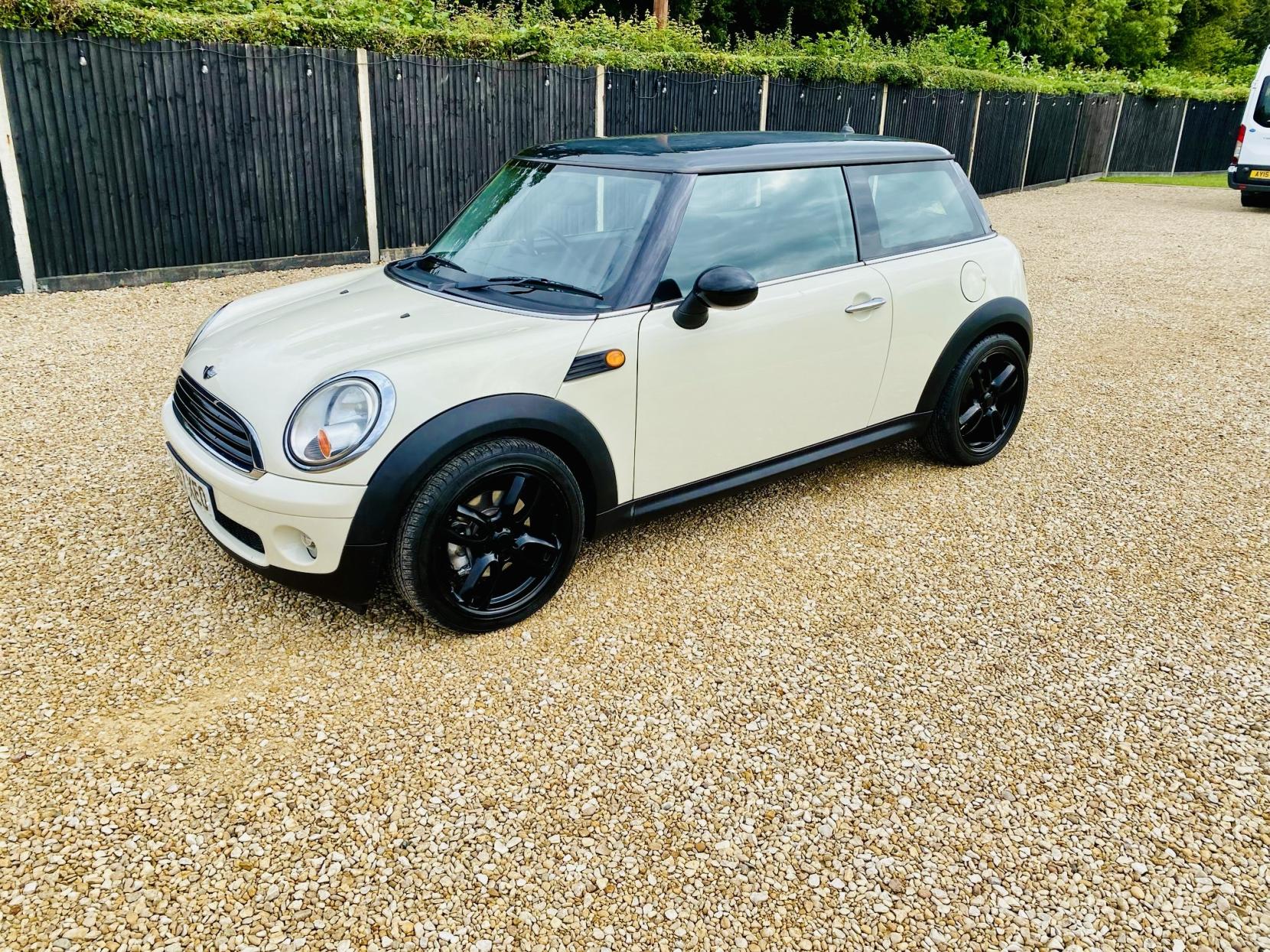 MINI Hatch 1.4 One Hatchback 3dr Petrol Steptronic Euro 4 (95 ps)