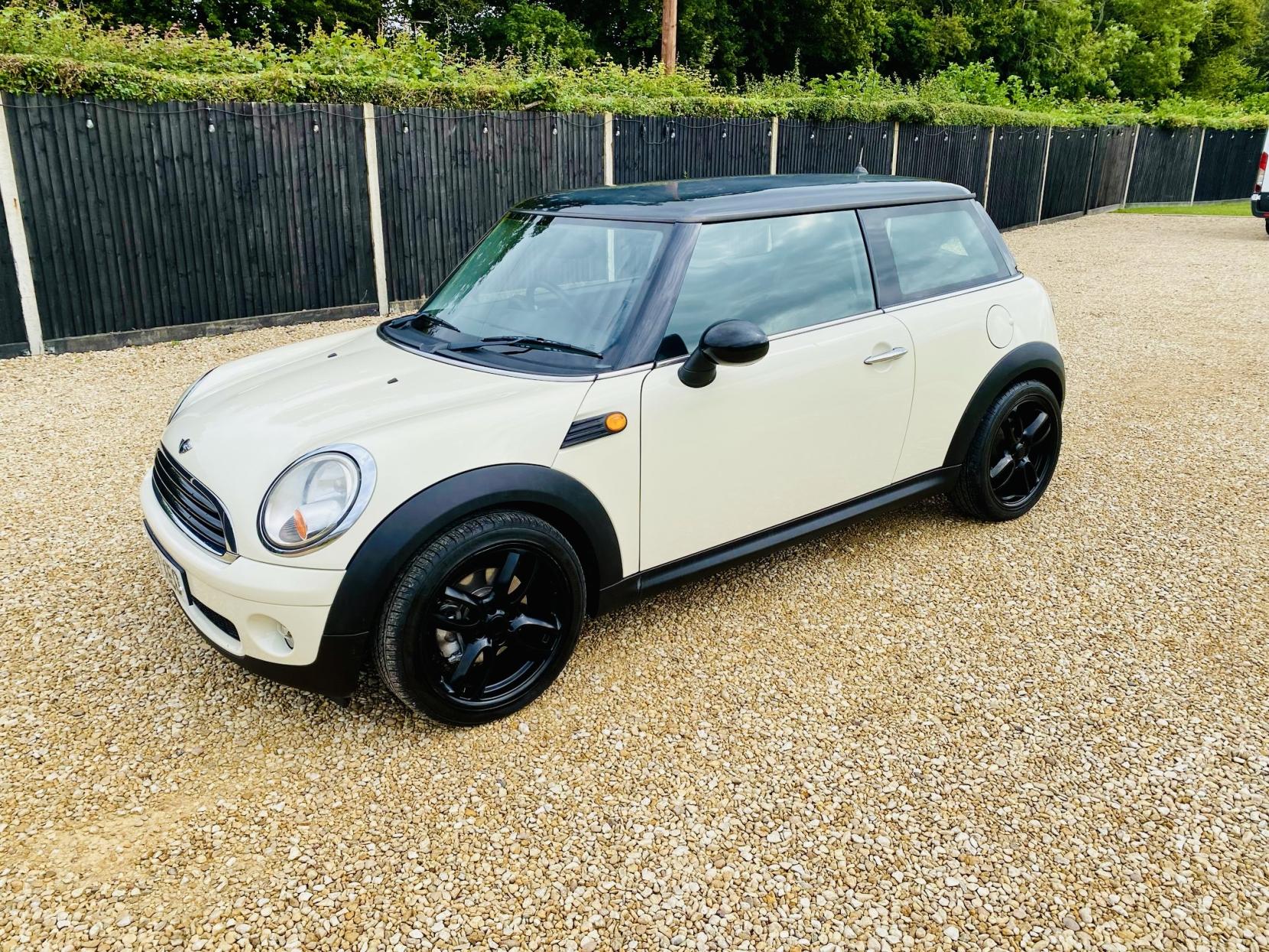 MINI Hatch 1.4 One Hatchback 3dr Petrol Steptronic Euro 4 (95 ps)
