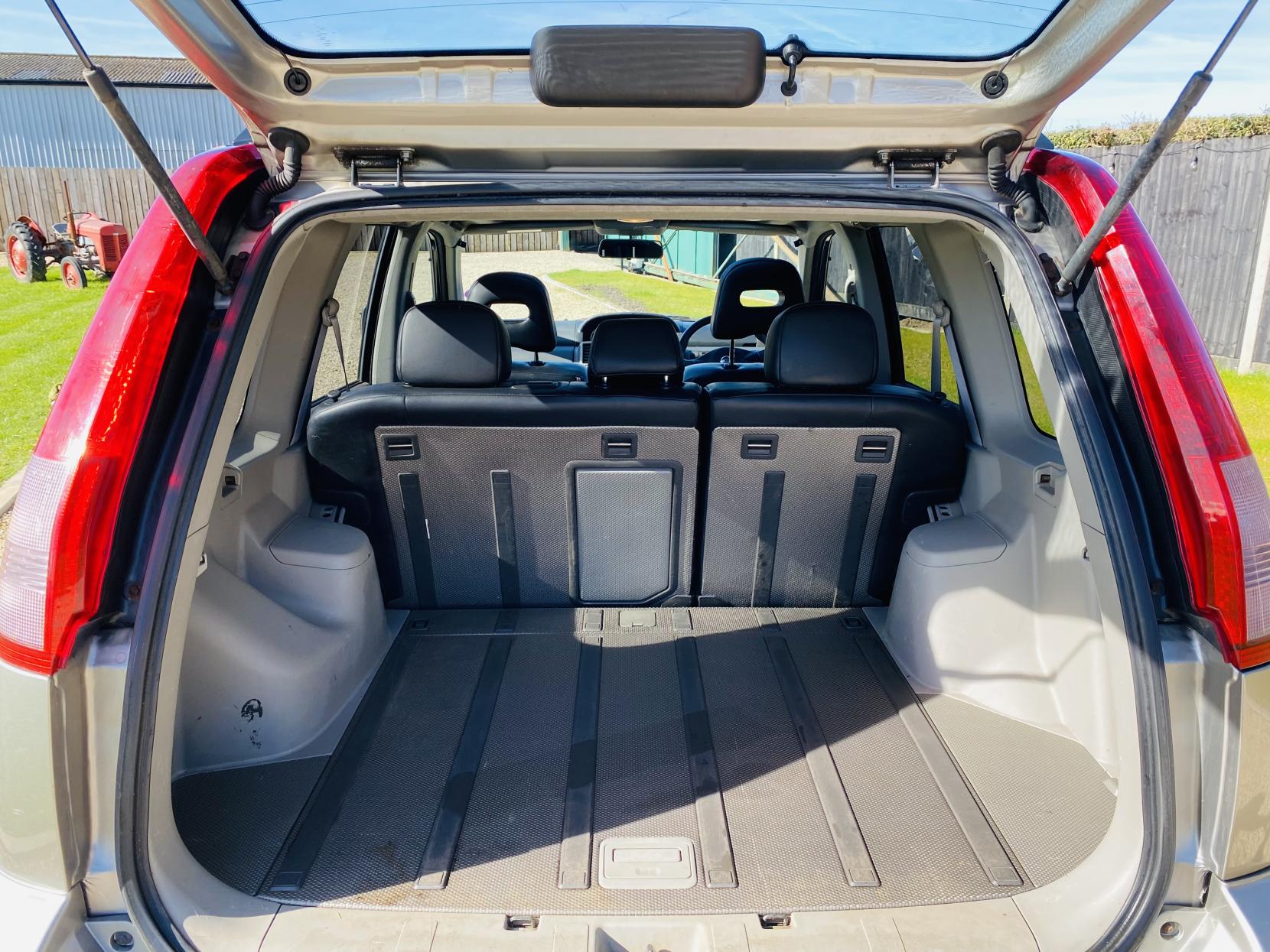 Nissan X-Trail 2.5i SVE SUV 5dr Petrol Automatic (231 g/km, 165 bhp)