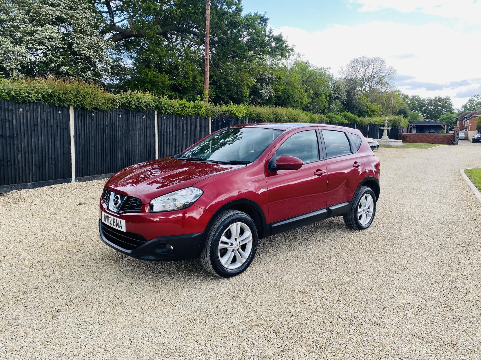Nissan Qashqai 1.6 Acenta SUV 5dr Petrol CVT 2WD Euro 5 (117 ps)