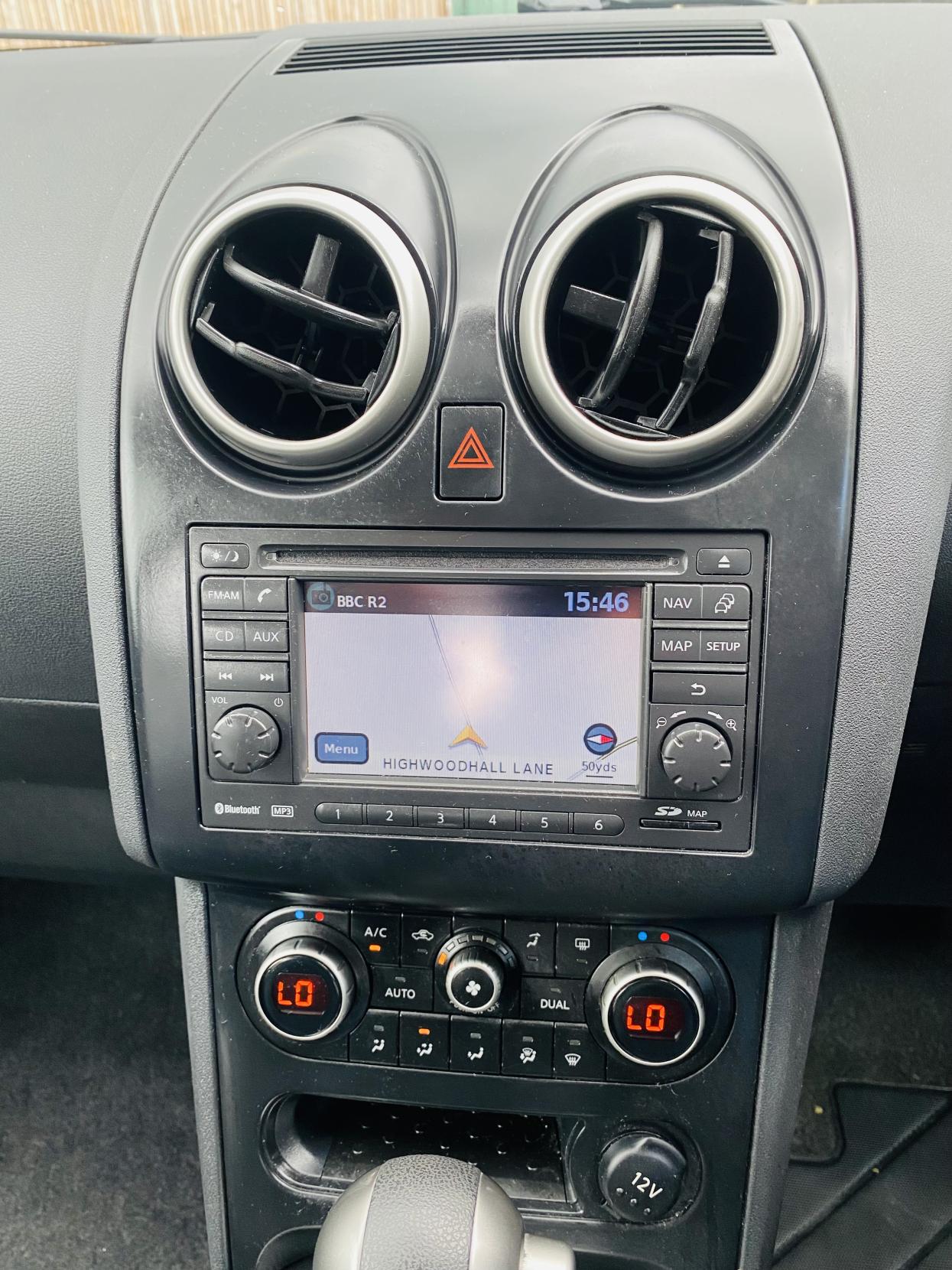 Nissan Qashqai 1.6 Acenta SUV 5dr Petrol CVT 2WD Euro 5 (117 ps)
