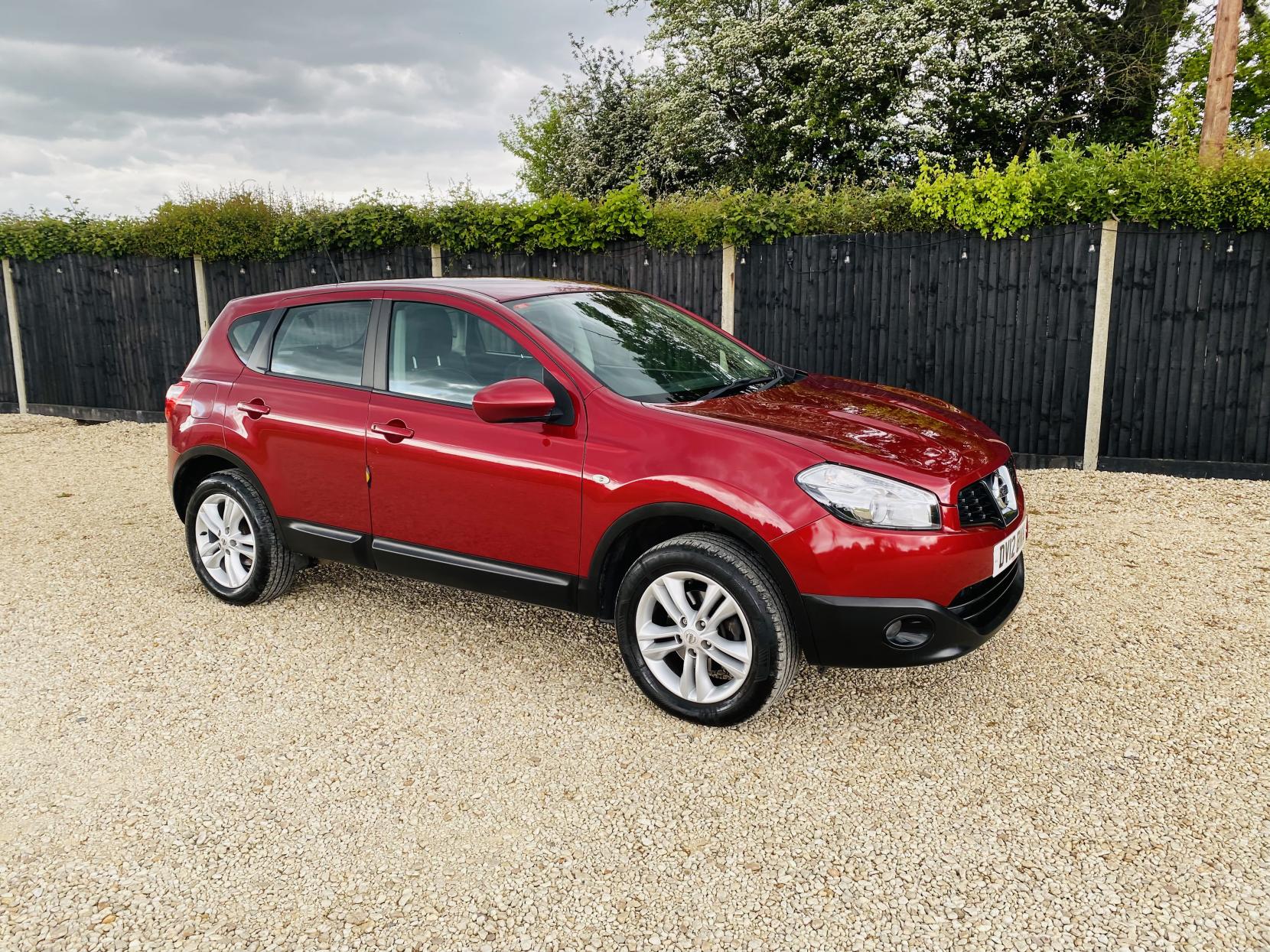Nissan Qashqai 1.6 Acenta SUV 5dr Petrol CVT 2WD Euro 5 (117 ps)