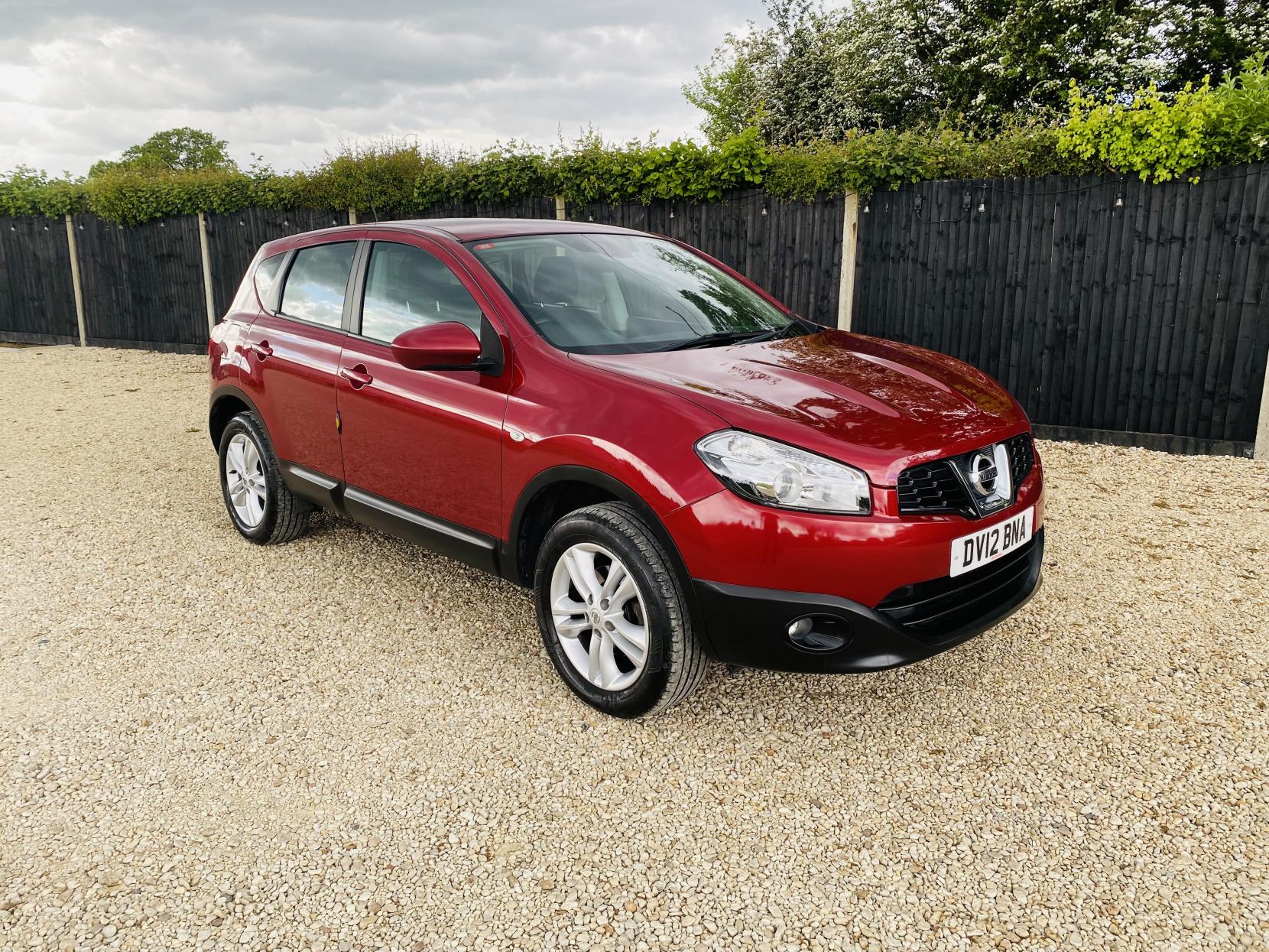 Nissan Qashqai 1.6 Acenta SUV 5dr Petrol CVT 2WD Euro 5 (117 ps)