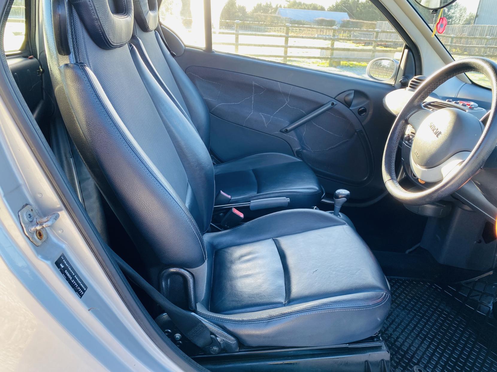 Smart fortwo 0.7 City Passion Hatchback 3dr Petrol Automatic (113 g/km, 61 bhp)