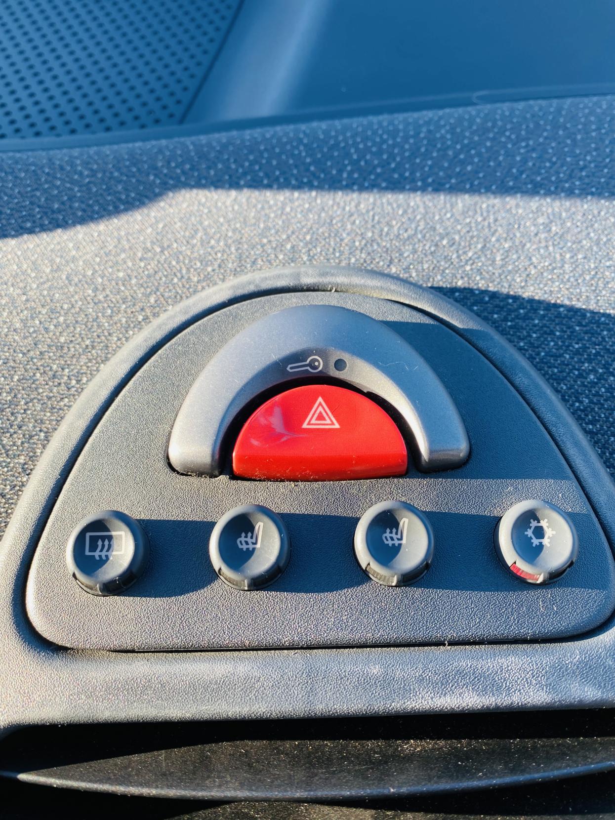 Smart fortwo 0.7 City Passion Hatchback 3dr Petrol Automatic (113 g/km, 61 bhp)